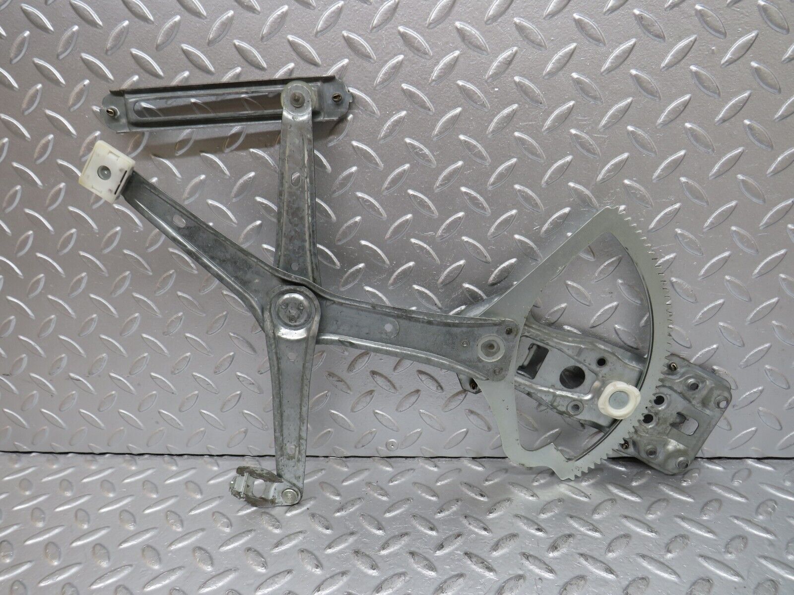 33391 Mercedes-Benz W202 C180 Front Right Power Window Regulator