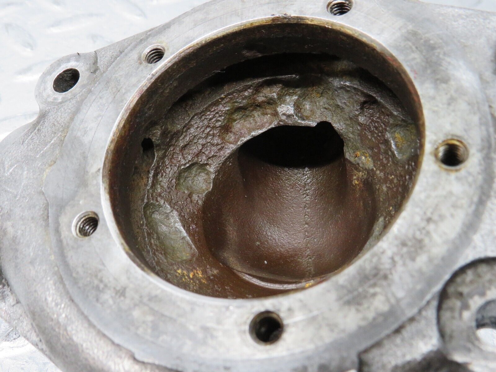 35910 Mercedes-Benz 240D OM616.912 Water Pump Housing 1212010601