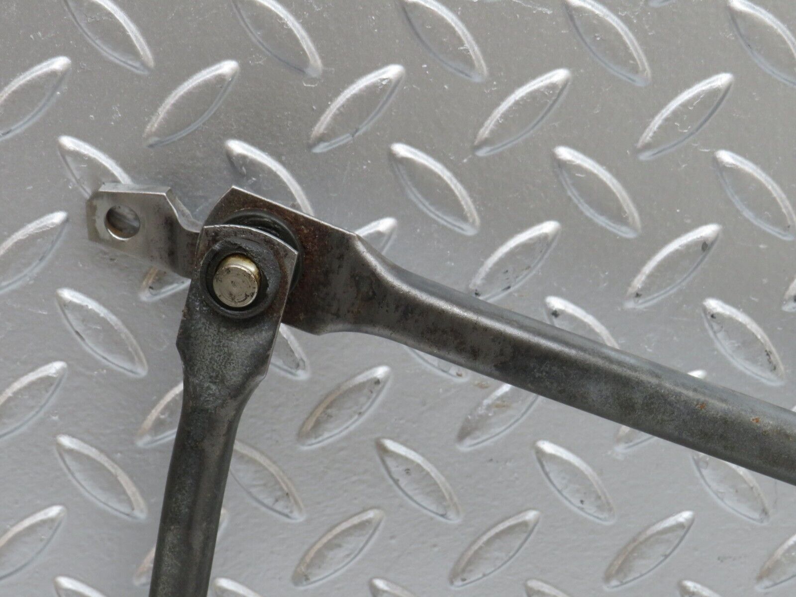 28074 Mercedes-Benz W123 280E Windscreen Wiper Linkage