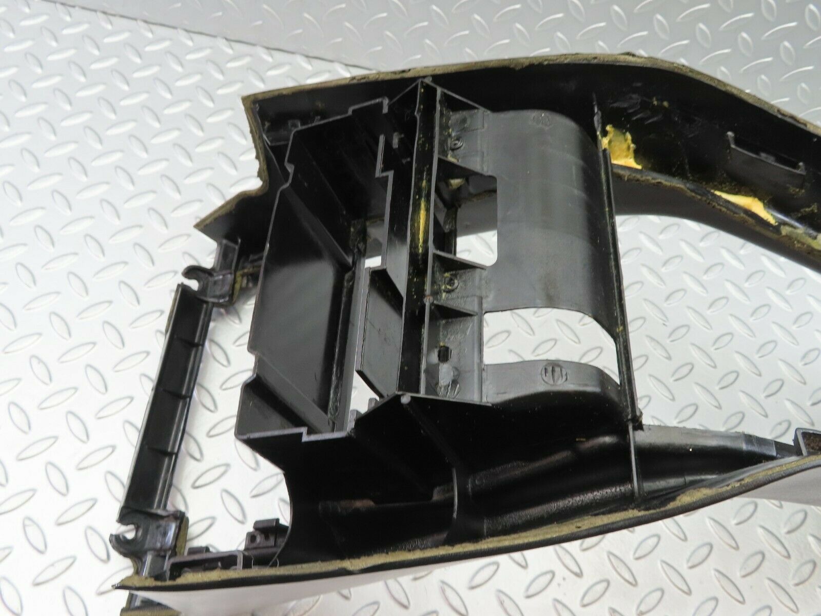 6456 Mercedes-Benz S124 E220 Wagon Centre Console Black