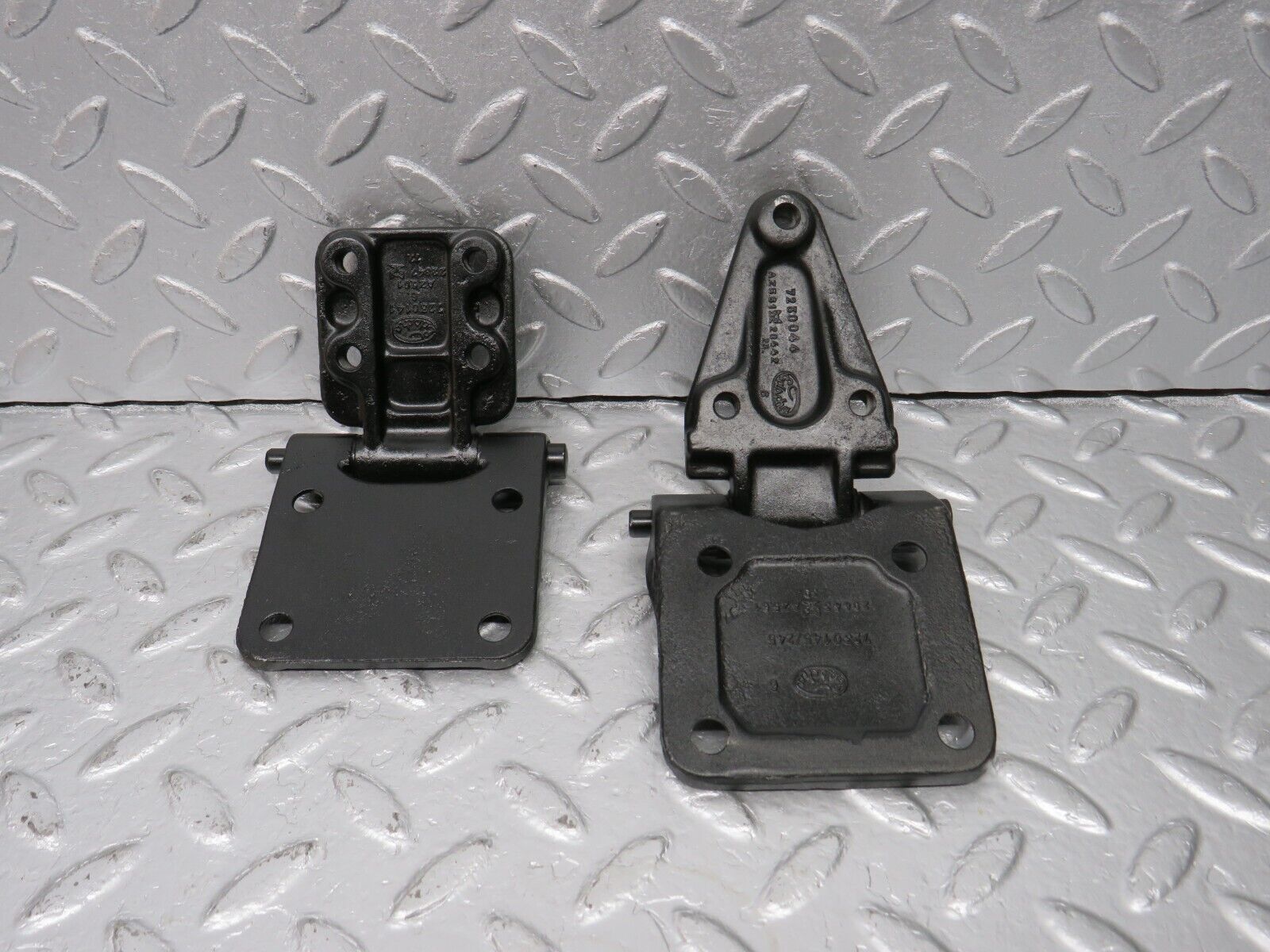 40480 Mercedes-Benz W110 230 Front Left Door Hinge