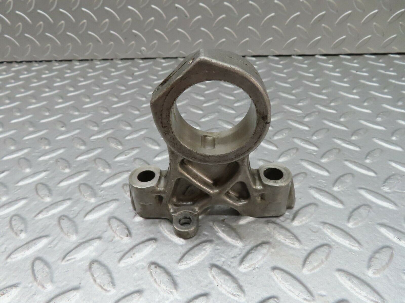 18037 Mercedes-Benz W123 200 Camshaft Tower Bearing 1150510812