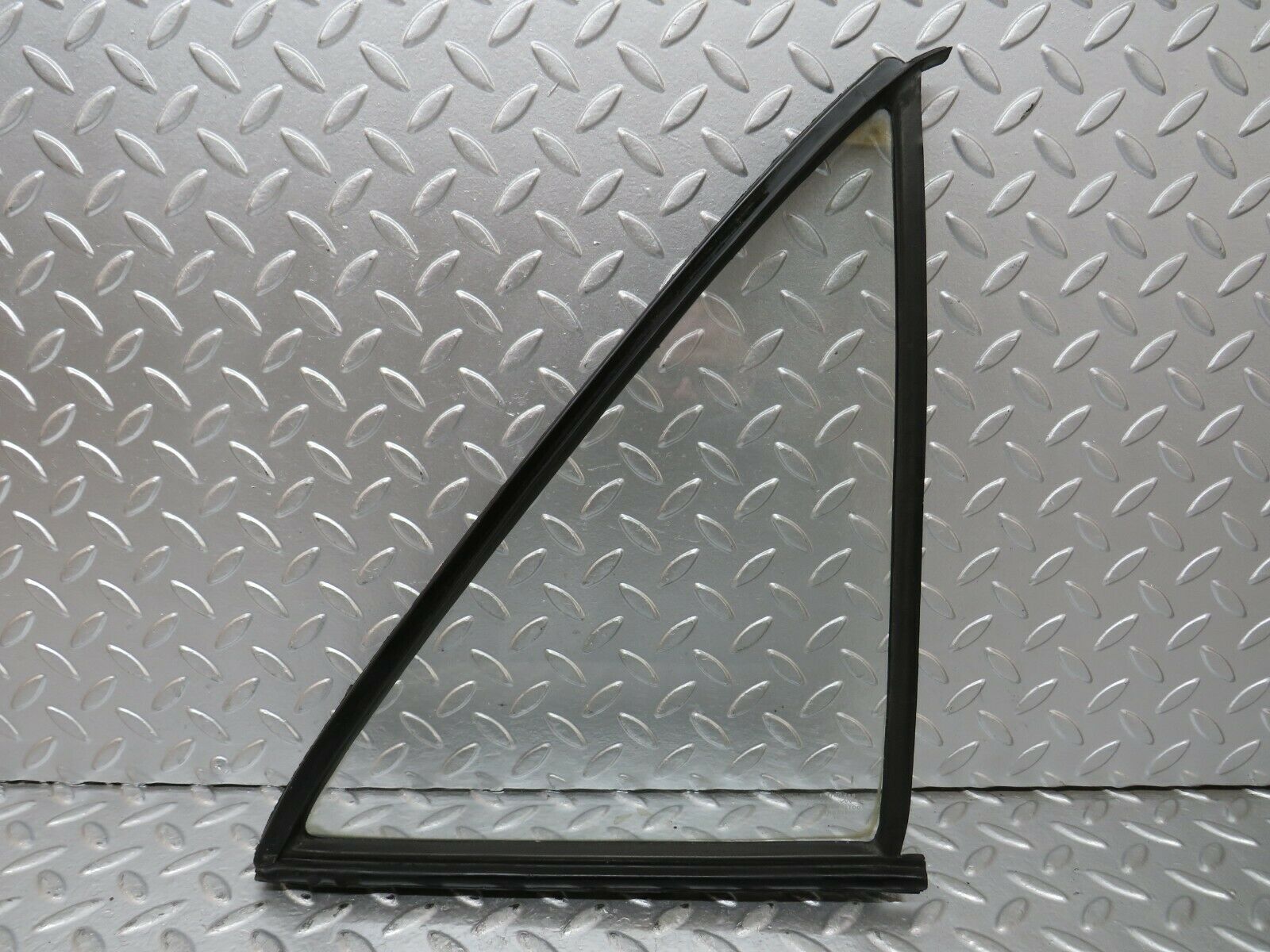 23651 Mercedes-Benz W114 280E Rear Right Quarter Window