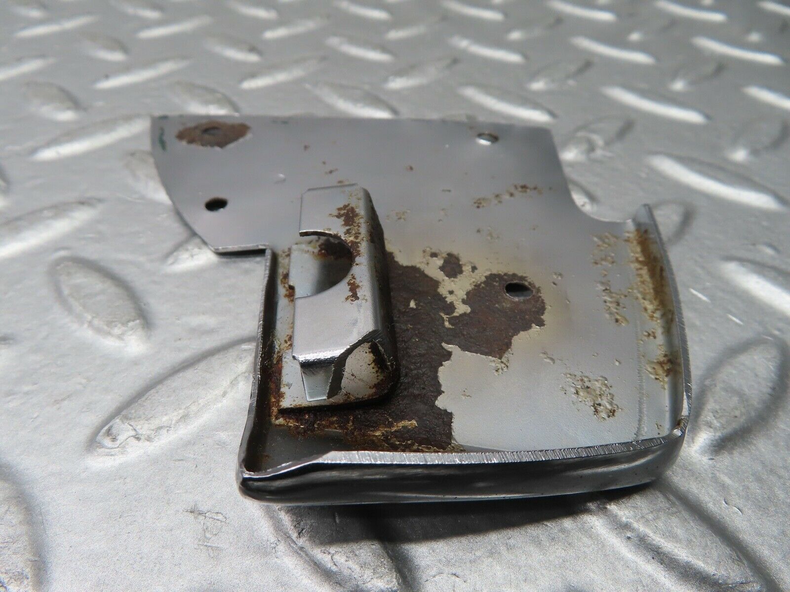 20922 Mercedes-Benz W114 250CE Coupe B Pillar Chrome Cover Right Side