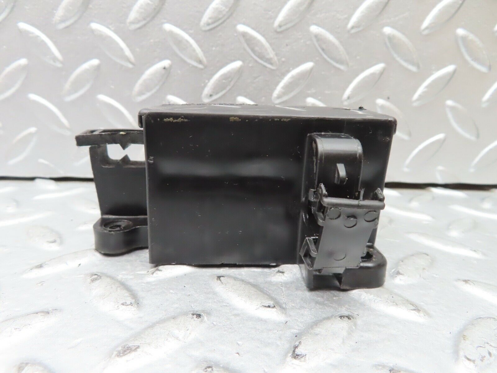 21565 Mercedes-Benz W126 300SE Cable Wire Distributor Connector 1265400069