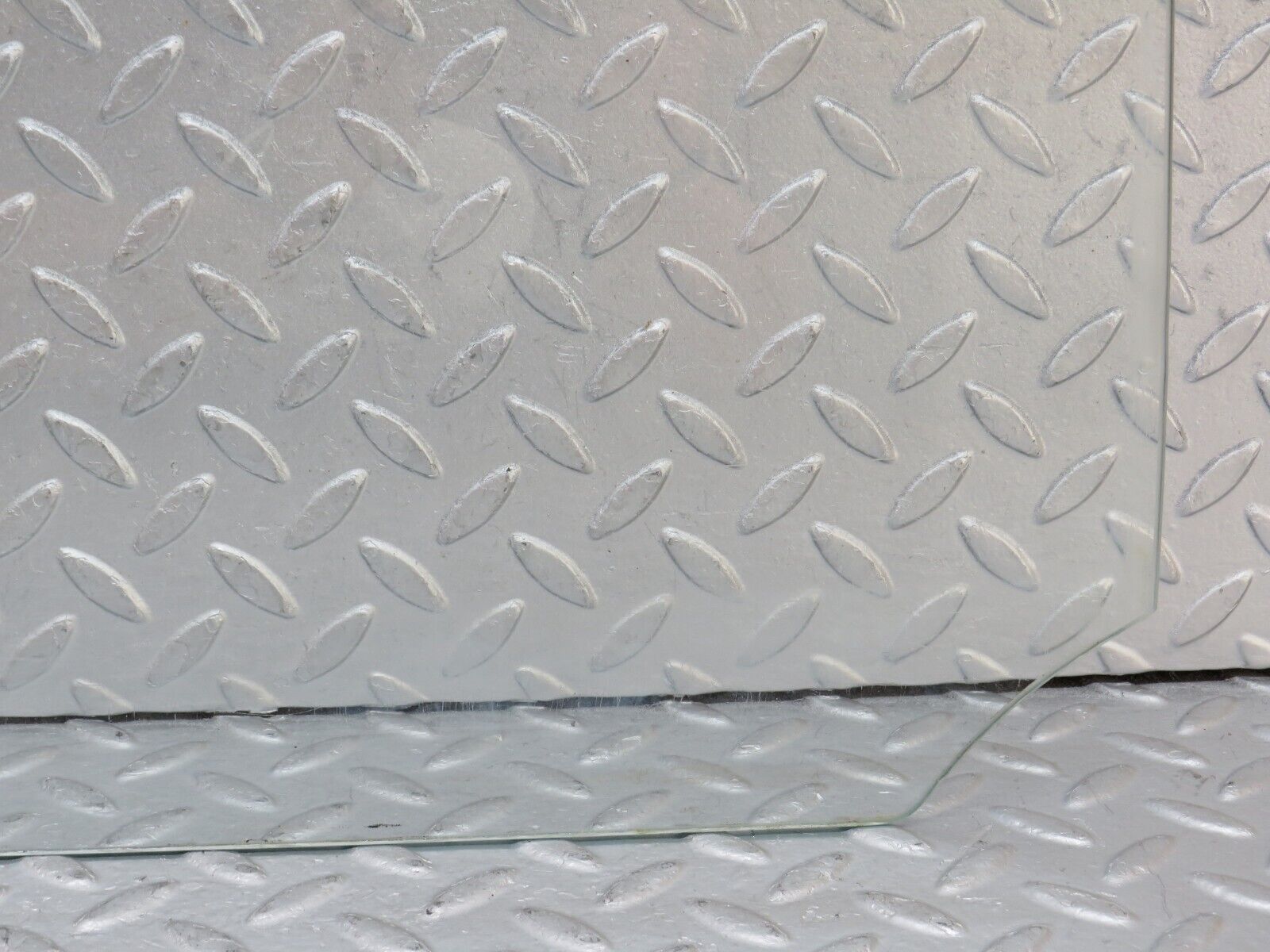 35791 Mercedes-Benz W108 Rear Right Door Window Glass