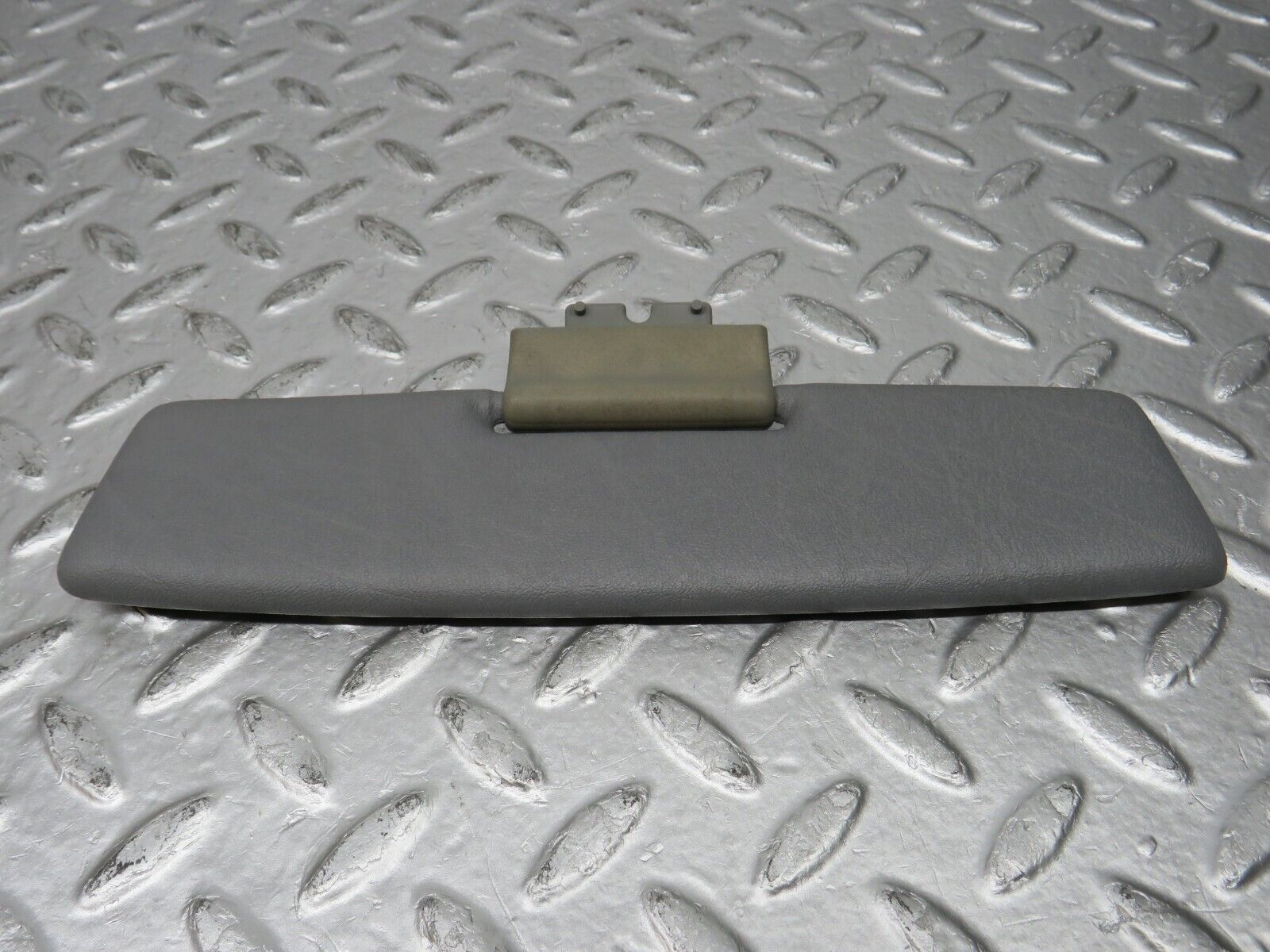 32400 Mercedes-Benz S124 300TE Wagon Middle Sun Visor Grey