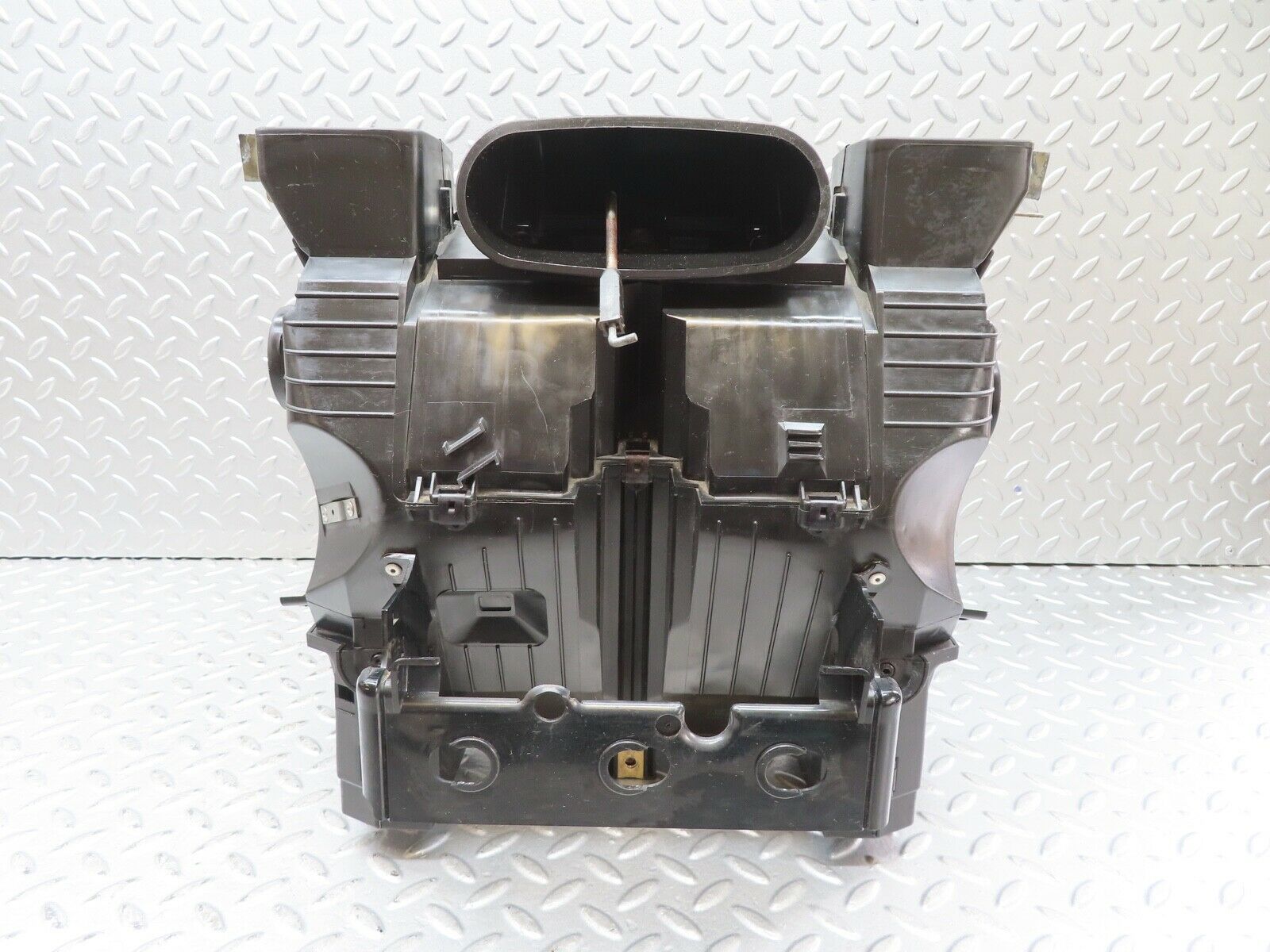 17026 Mercedes-Benz C123 280CE Coupe Heater Box Blower Housing Behr 1238300008