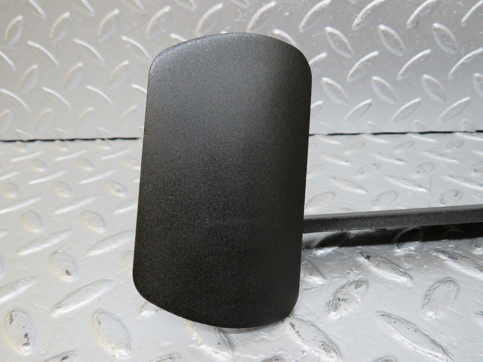 34583 Mercedes-Benz C126 380SEC Coupe Brake Pedal