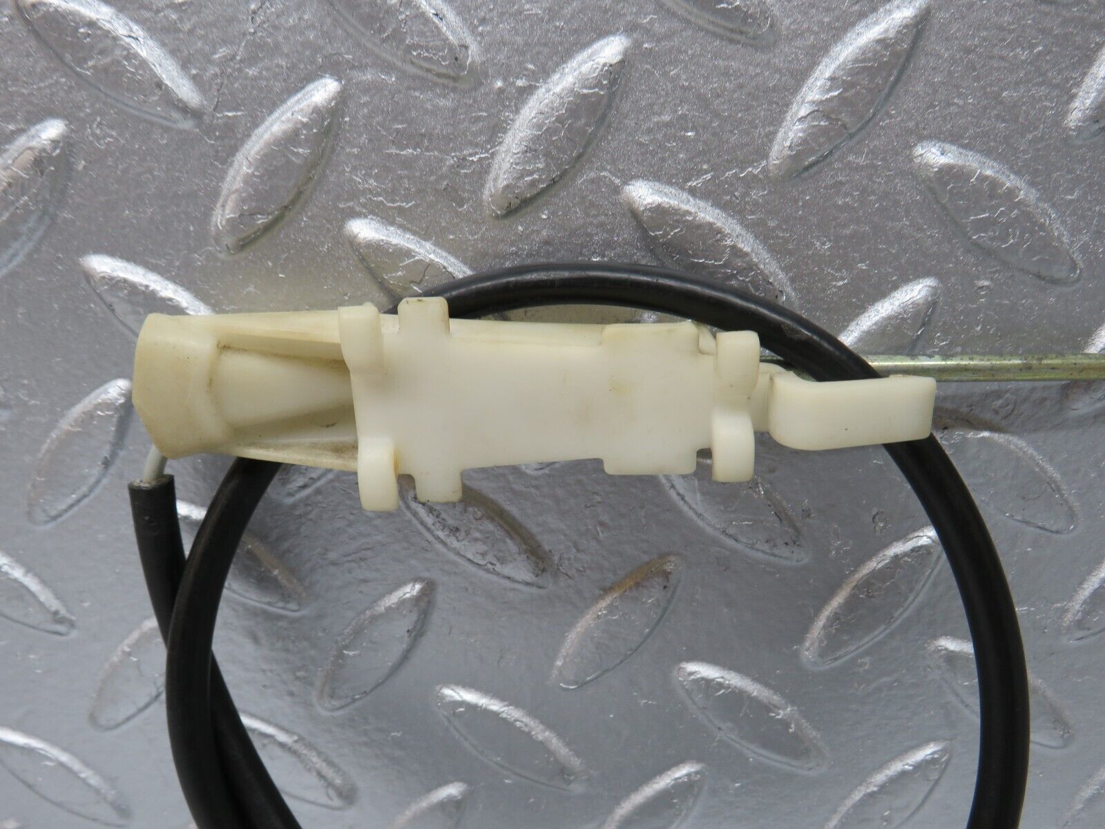 34377 Mercedes-Benz C126 380SEC Coupe Door Lock Cable