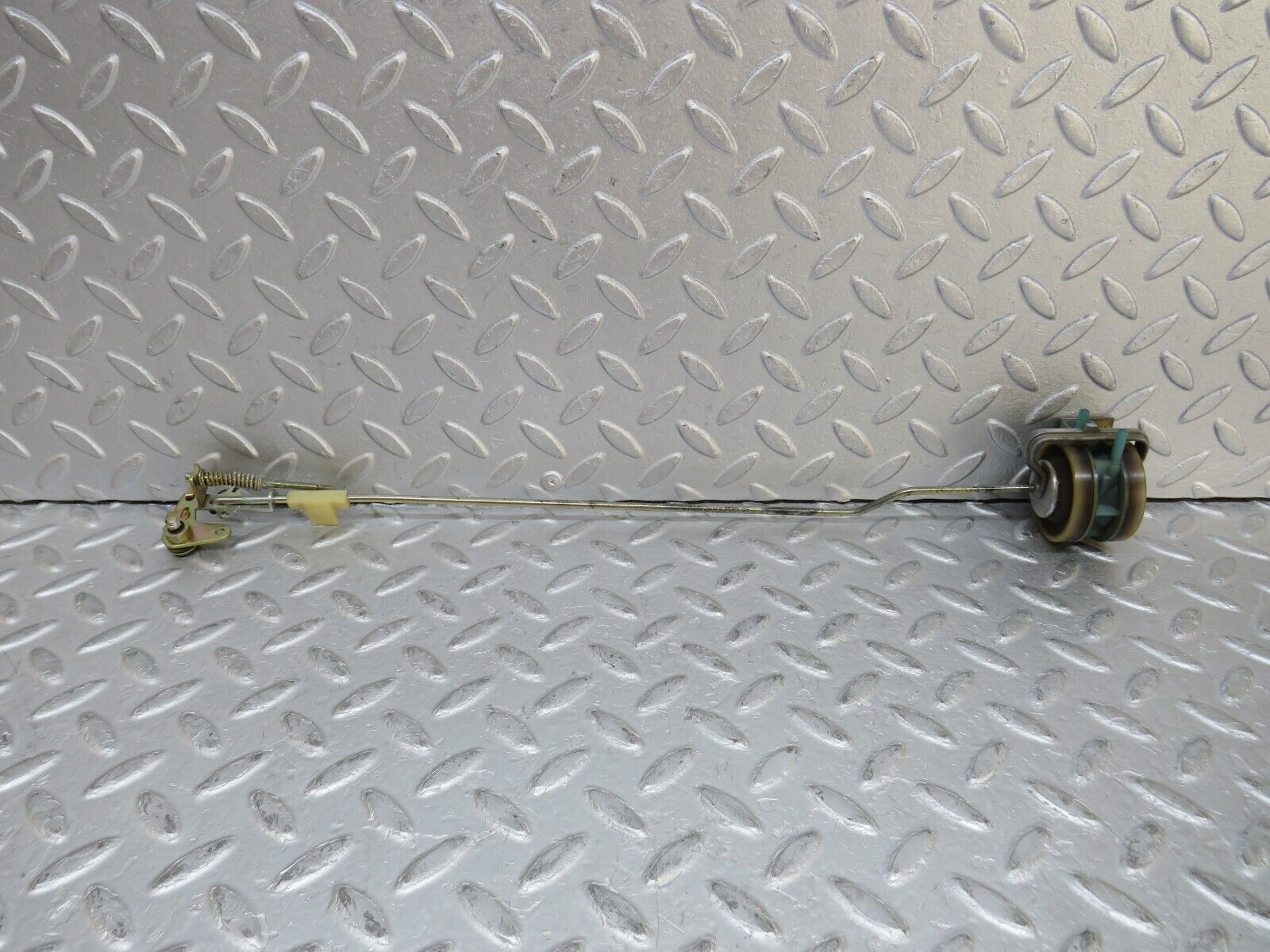 37293 Mercedes-Benz W109 300SEL Rear Left Door Lock Vacuum Actuator