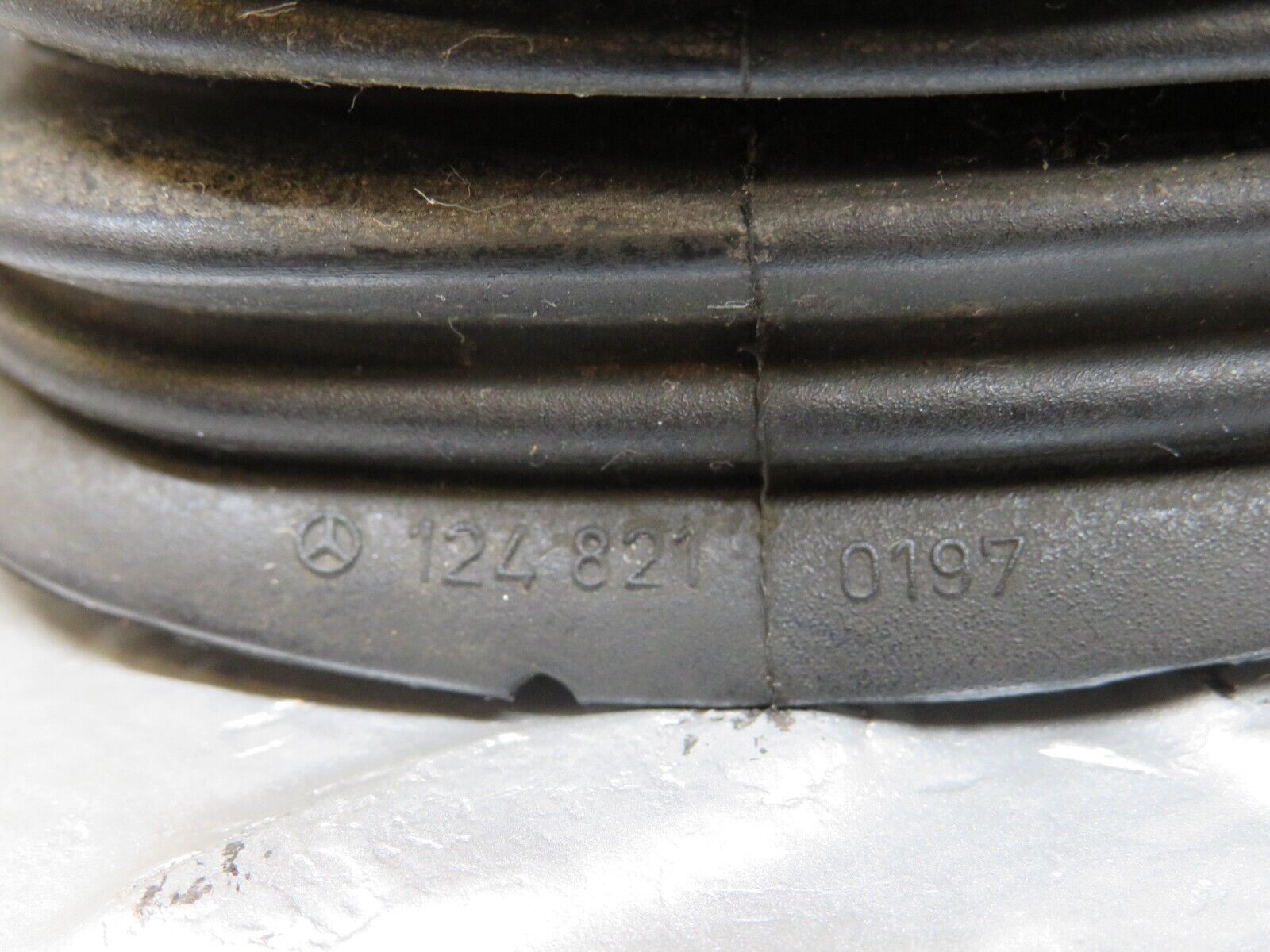 25790 Mercedes-Benz W124 280E Front Door Wire Protector Rubber Pair 1248210197