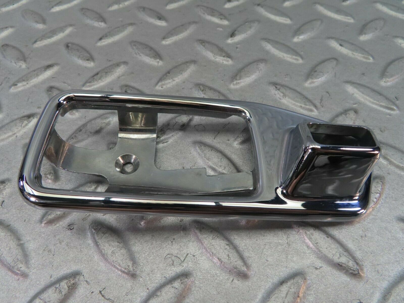 8720 Mercedes-Benz W116 Chrome Door Handle Surround Left 1167660111