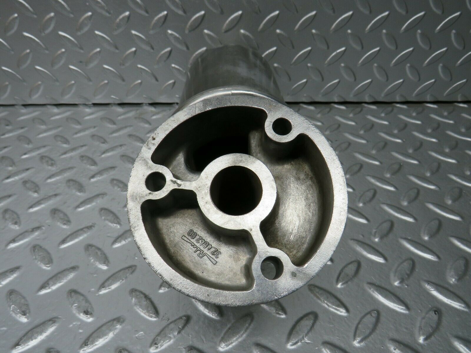 23292 Mercedes-Benz W116 350SE Oil Filter Housing 1161840509