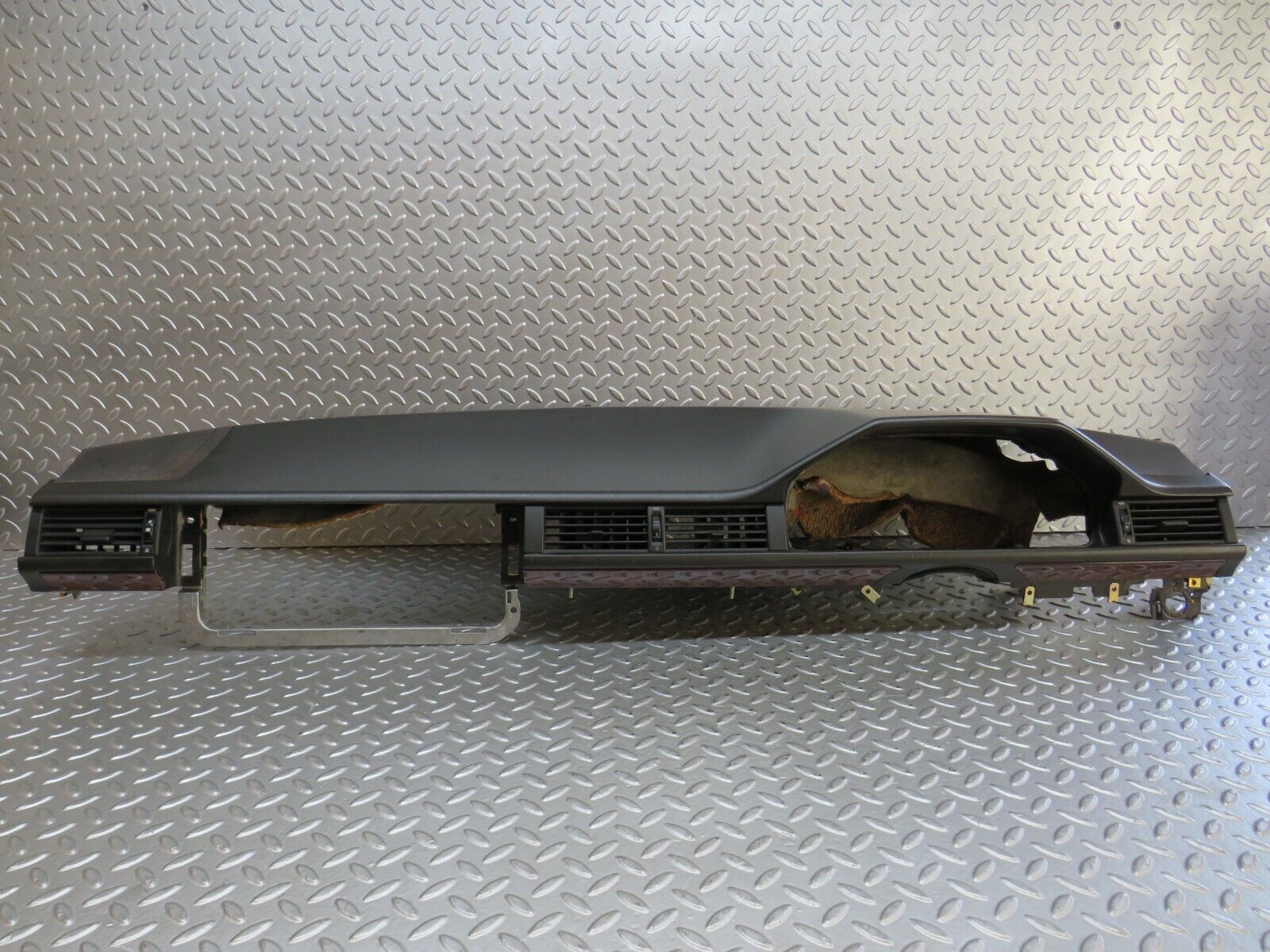 27709 Mercedes-Benz S124 300TE Wagon Dashboard Black