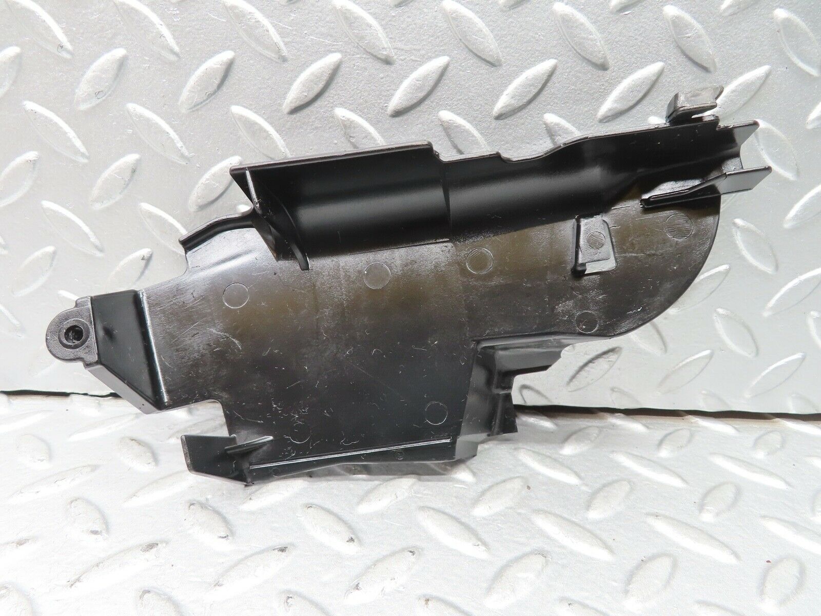 21626 Mercedes-Benz W126 300SE Front Right Door Lock Inner Cover 1267230408