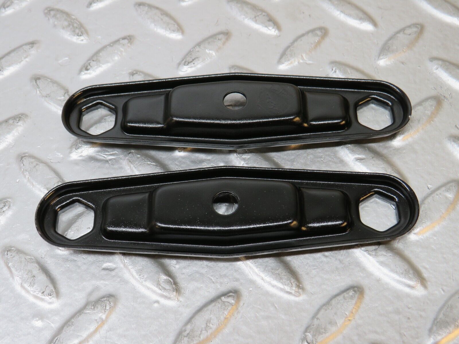 29917 Mercedes-Benz W123 230E Fuel Injector Bracket Pair