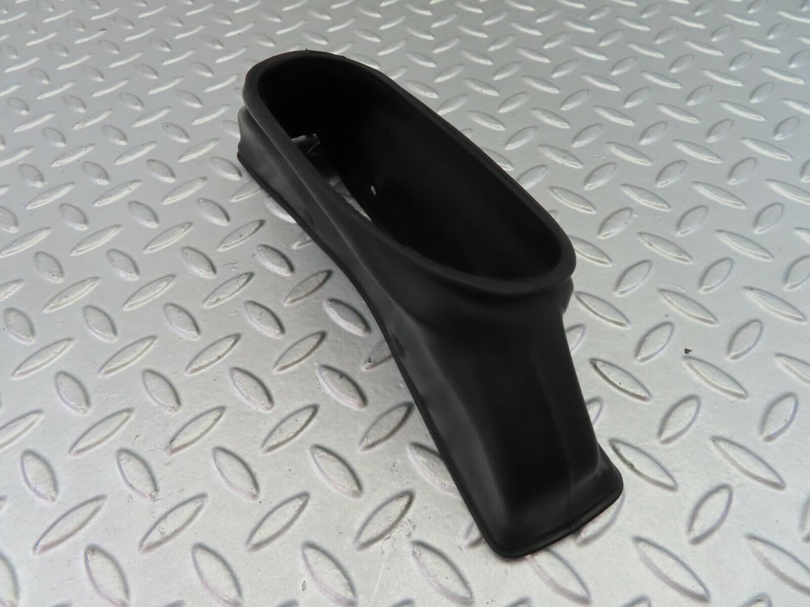 7459 Mercedes-Benz W116 450SE Heating Duct Rubber Ventilation 1168310088