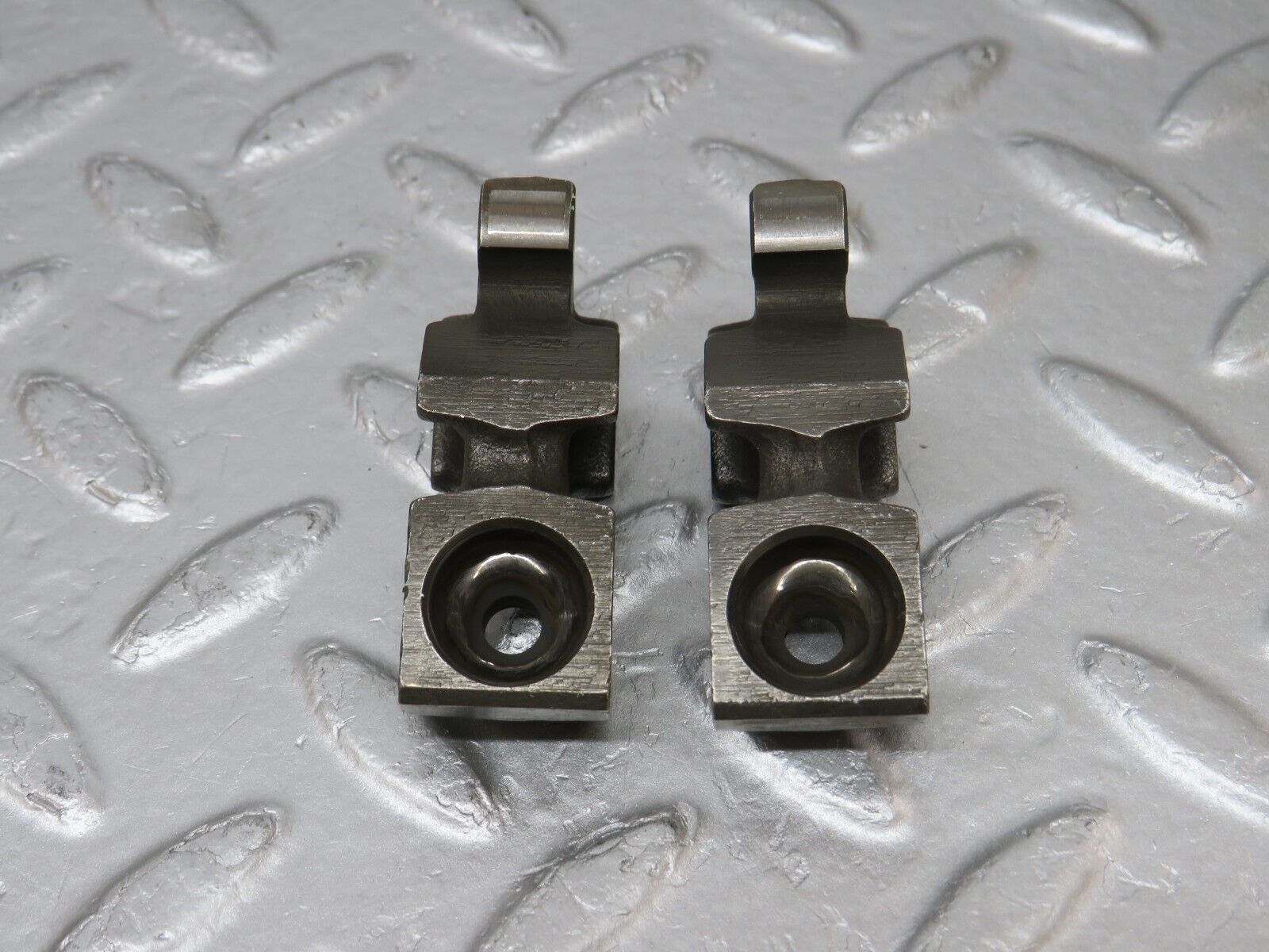 34556 Mercedes-Benz C126 380SEC Coupe Rocker Arm With Valve Tappet