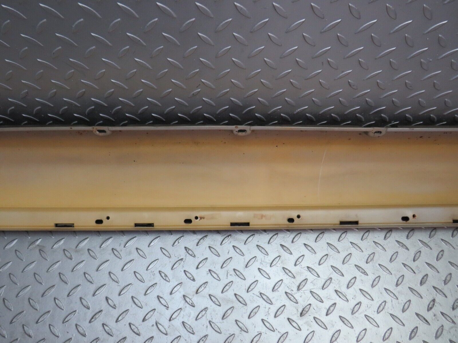 29211 Mercedes-Benz W124 230E Side Skirt Right Side 1246902440