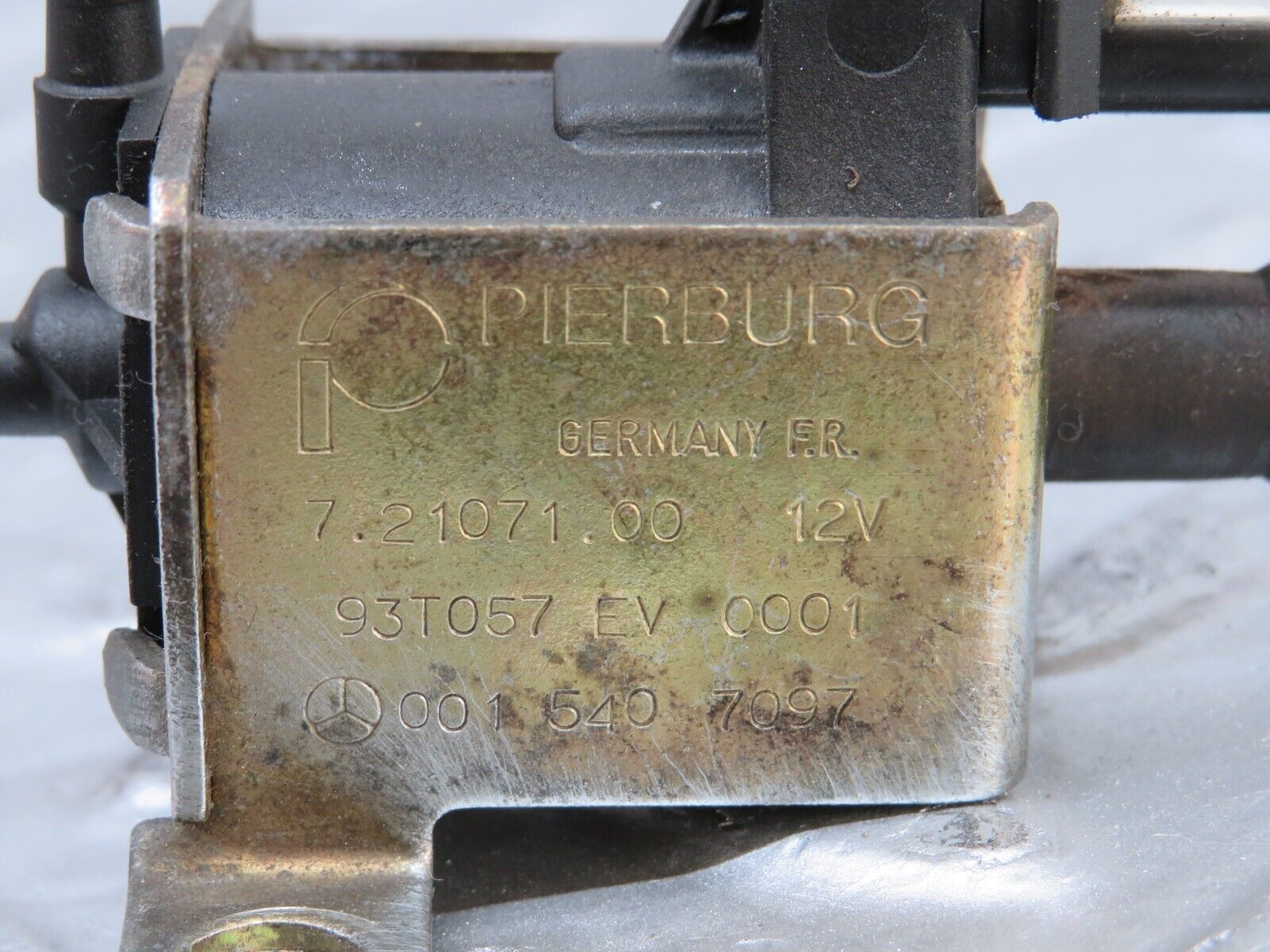 26710 Mercedes-Benz C124 220CE Coupe Vacuum Control Valve Pierburg 0015407097