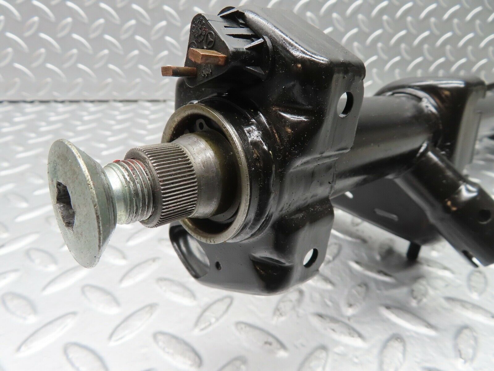 21233 Mercedes-Benz W123 230E Steering Column