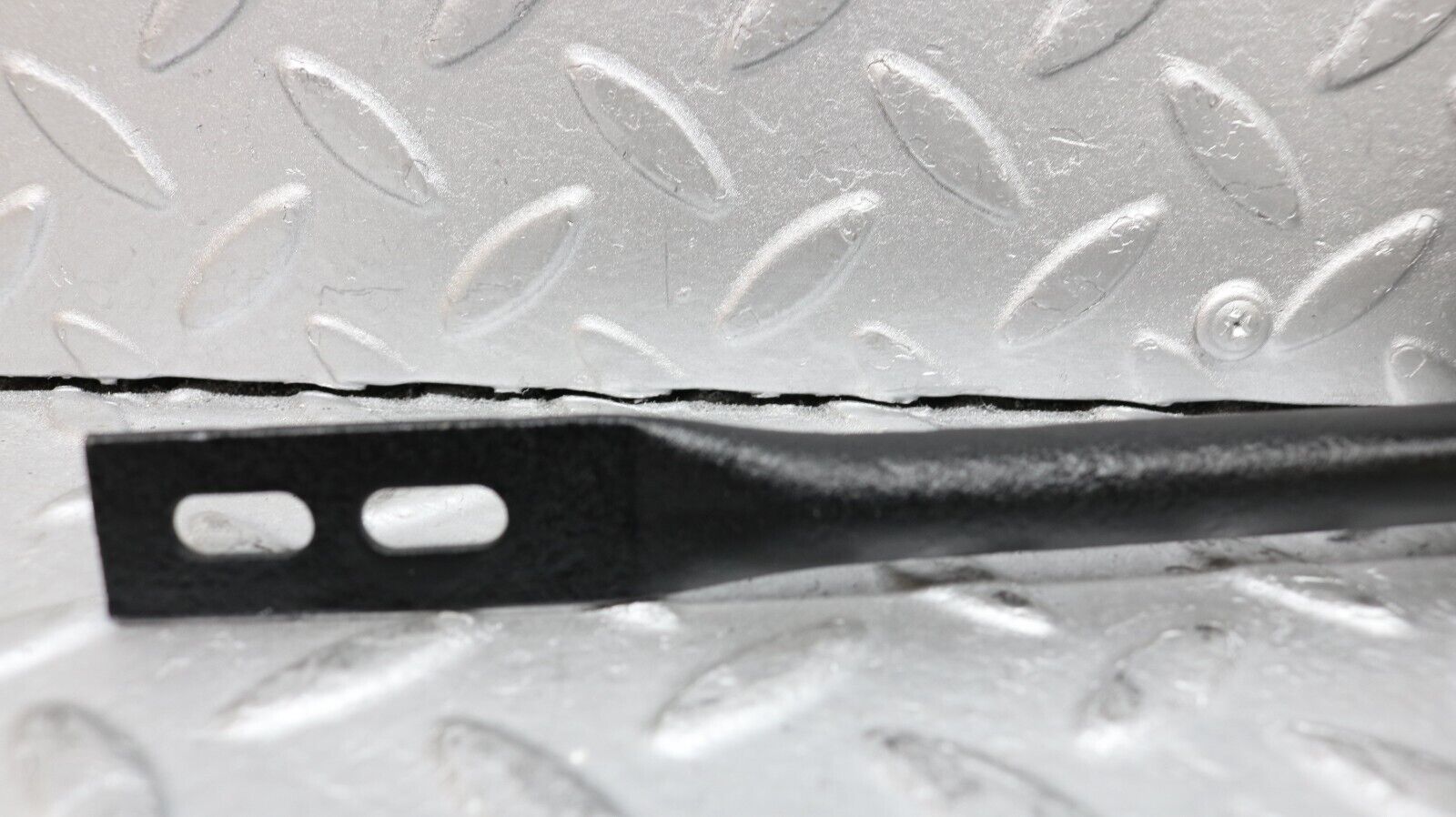 37231 Mercedes-Benz C126 420SEC Coupe Front Lock Carrier Panel Reinforcement