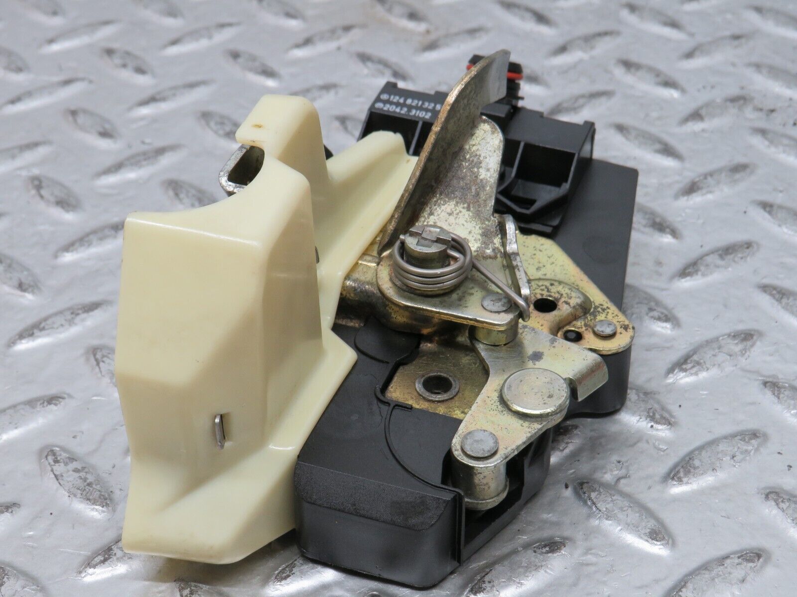 27670 Mercedes-Benz S124 300TE Wagon Rear Right Door Lock Mechanism 1248213251