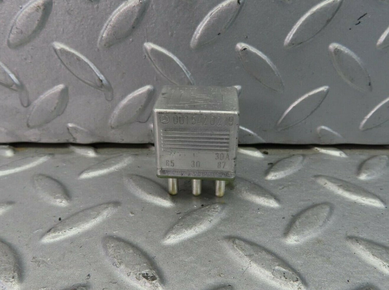 9423 Mercedes-Benz C124 300CE Coupe Electric Multi Purpose Relay 0015420219