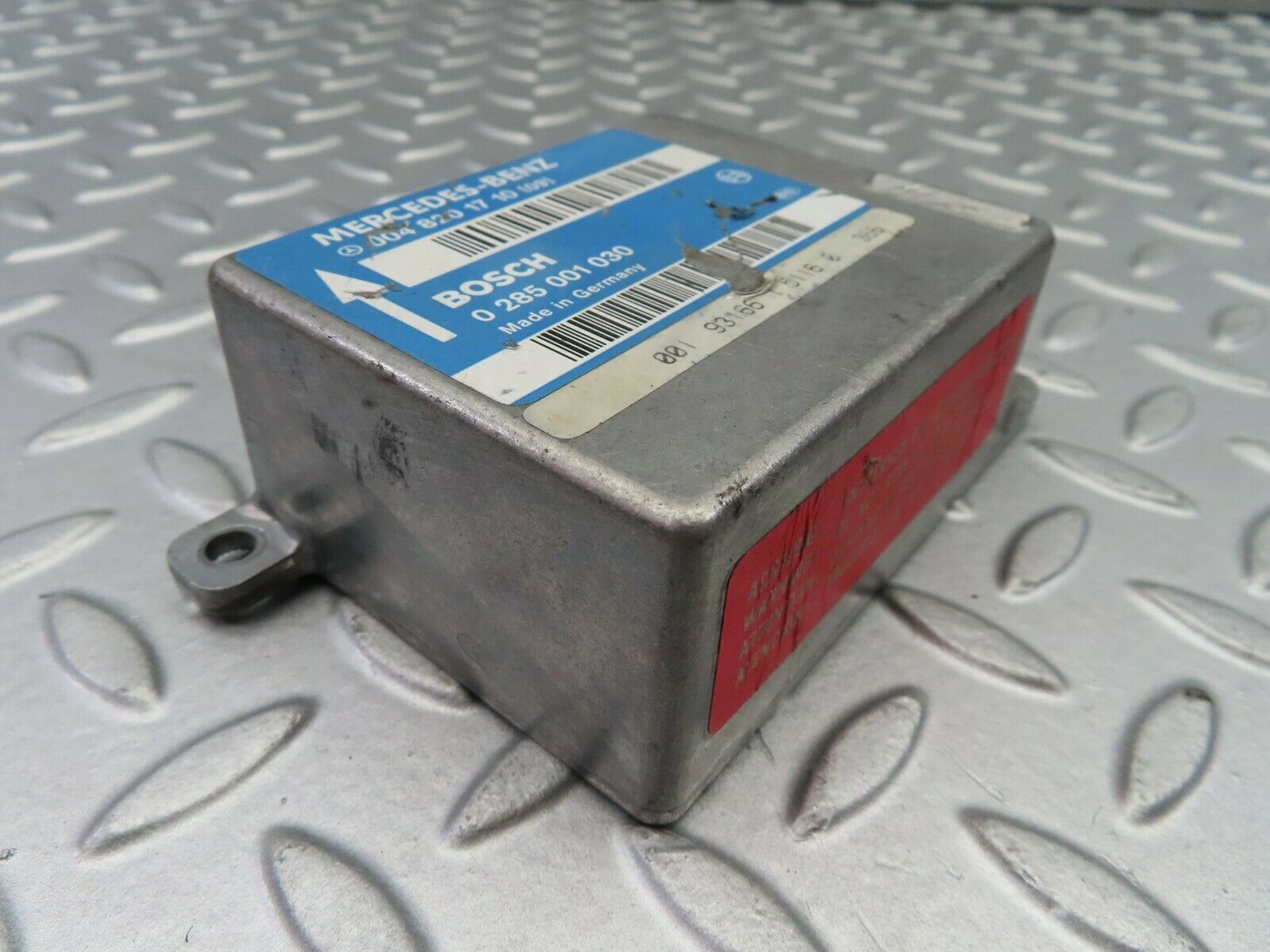 7190 Mercedes-Benz S124 E220 Wagon Air Bag Control Unit Bosch 0048201710