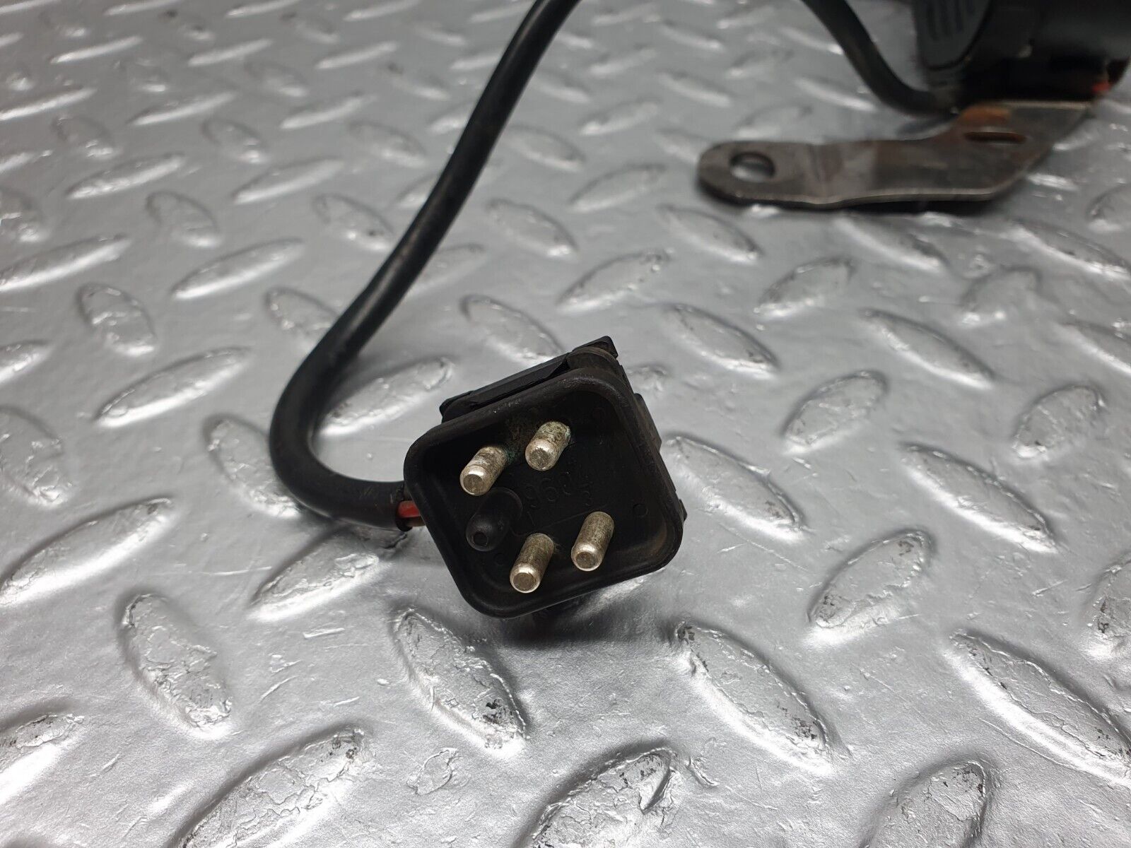 40950 Mercedes-Benz W126 300SE Right Headlight Wiper Motor 1268205242