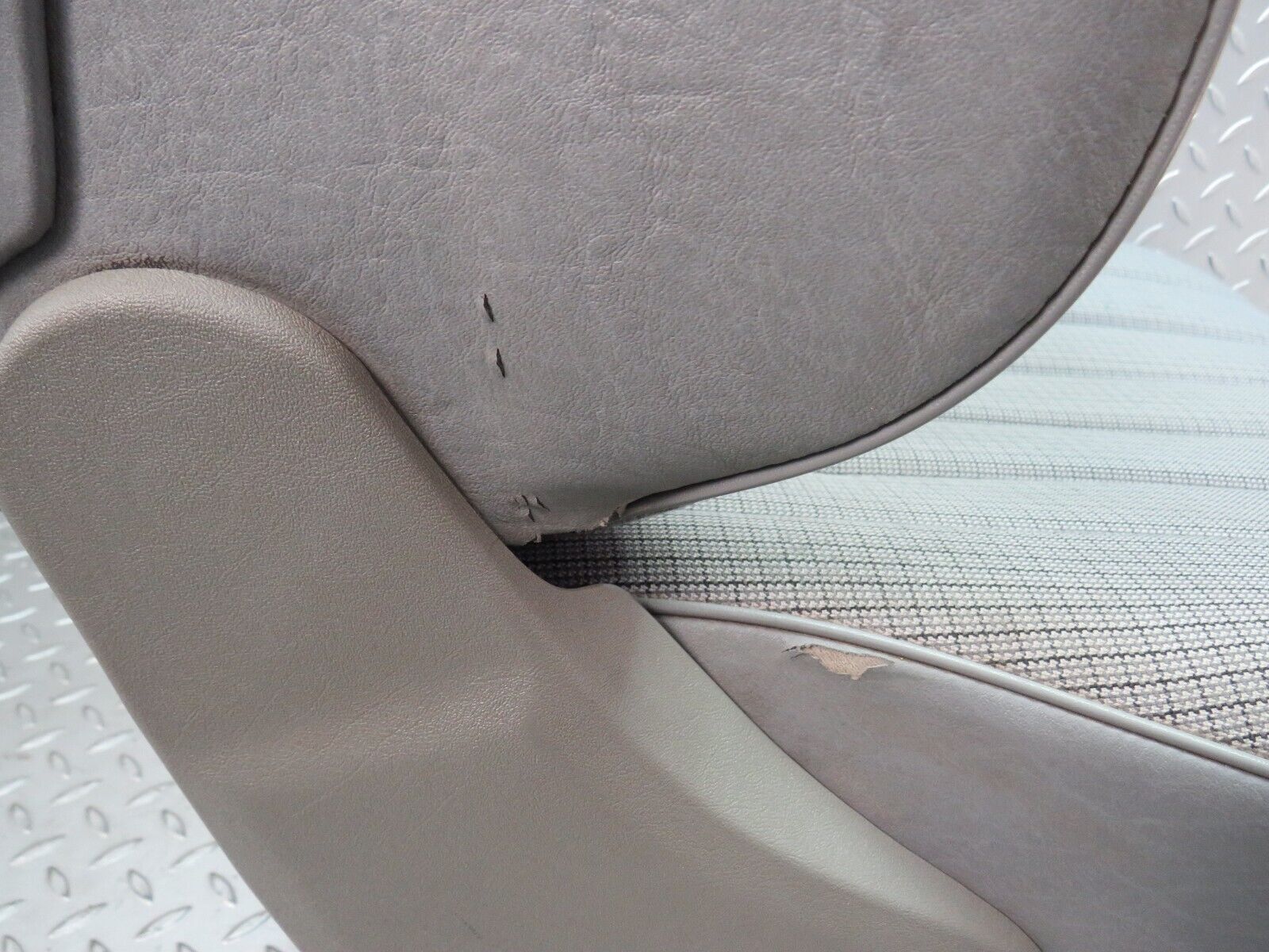 33706 Mercedes-Benz W201 190E 2.0L Front Right Driver Seat