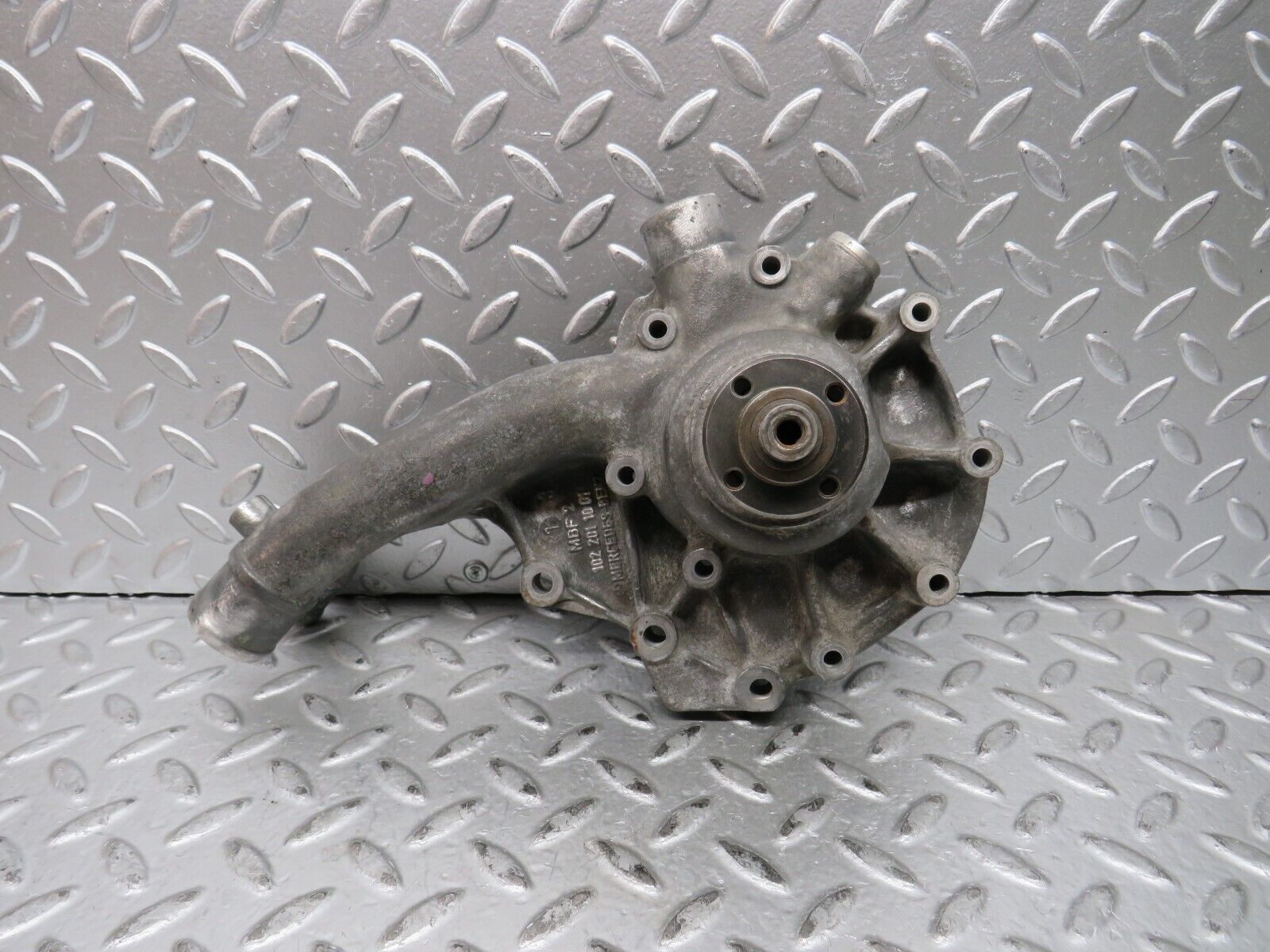 28697 Mercedes-Benz W123 230E Water Pump 1022011001