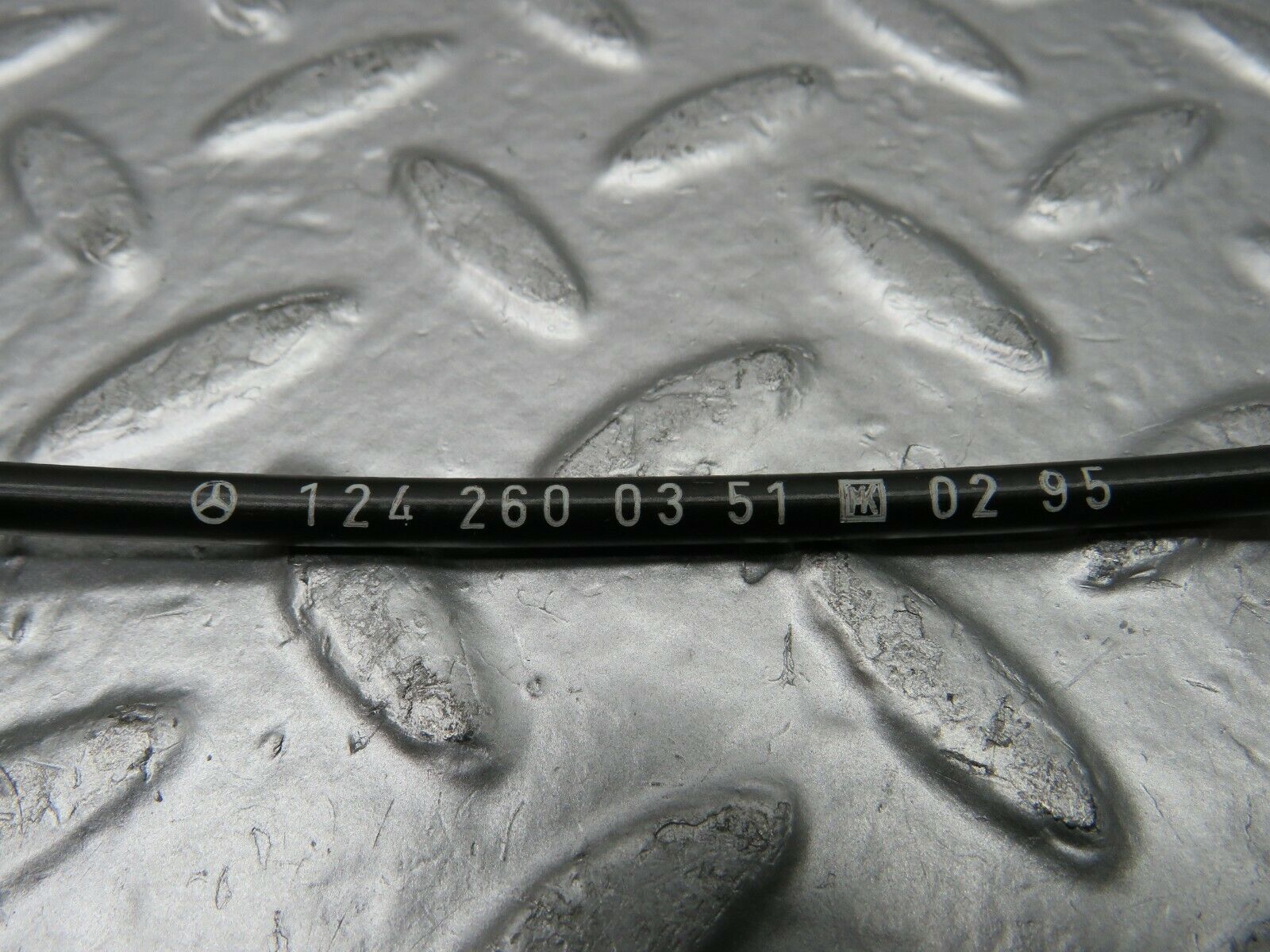 22515 Mercedes-Benz C124 E220 Coupe Gearbox Cable 1242600351