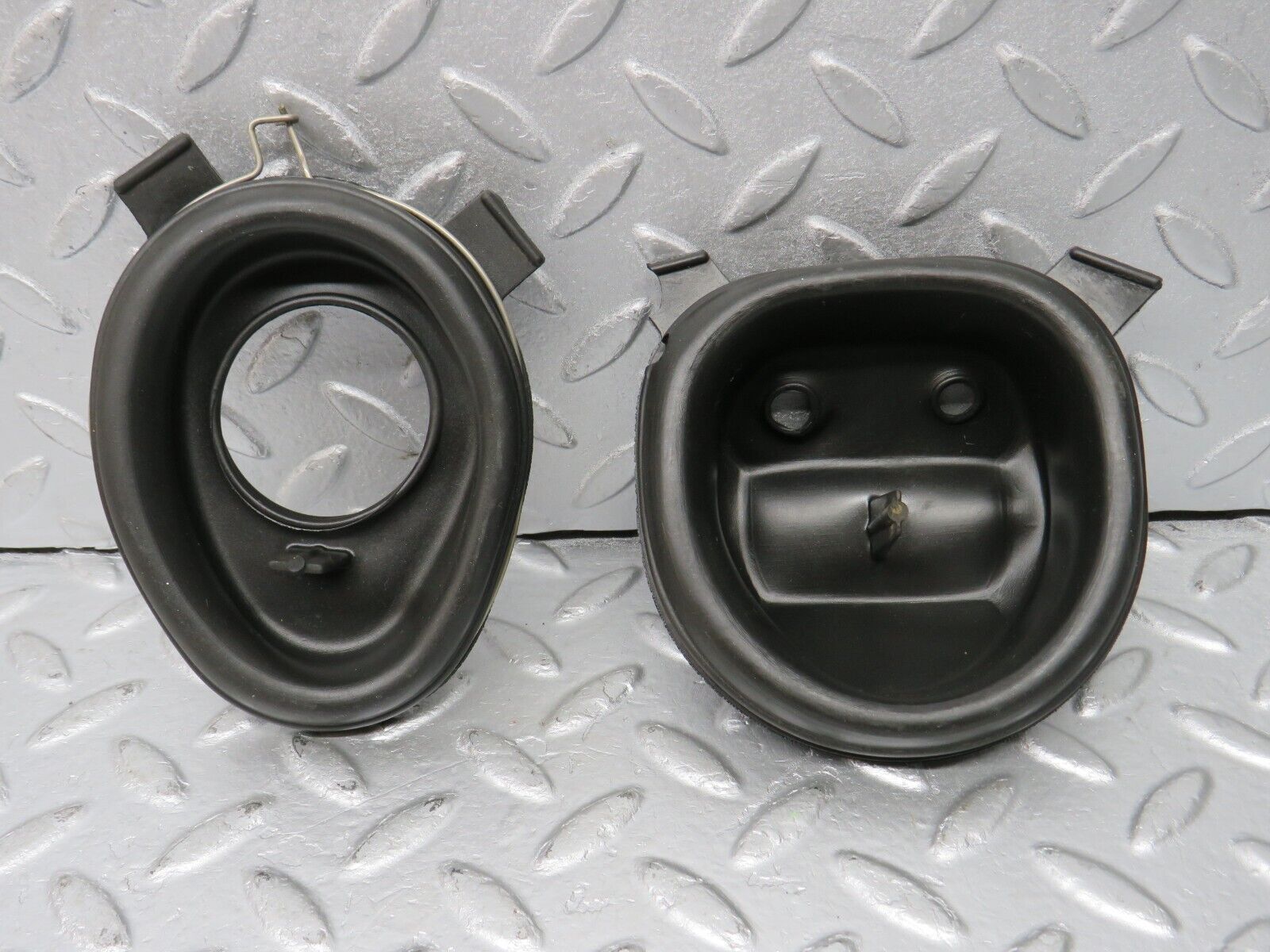 39717 Mercedes-Benz R129 320SL Coupe Fuel Tank Rubber Seal 1294710381 1294710481