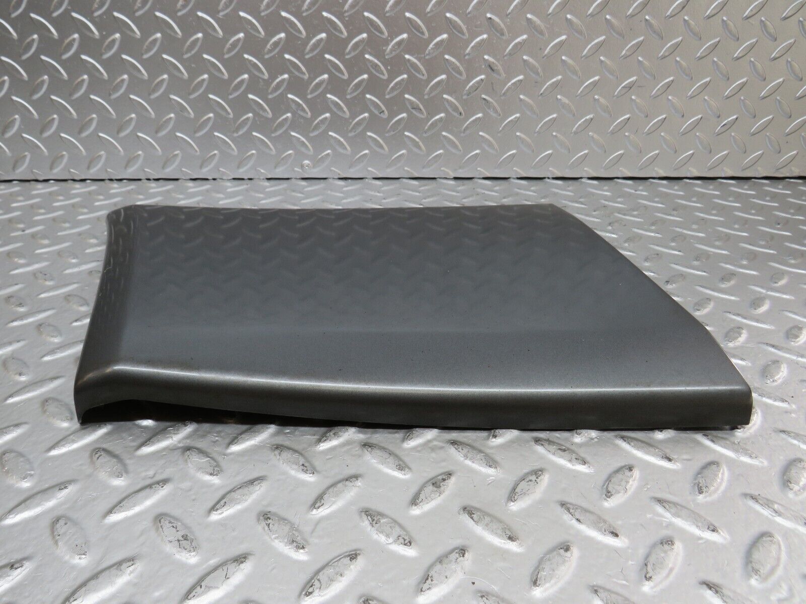 26399 Mercedes-Benz C124 220CE Front Left Fender Wing Moulding Trim 1246903540