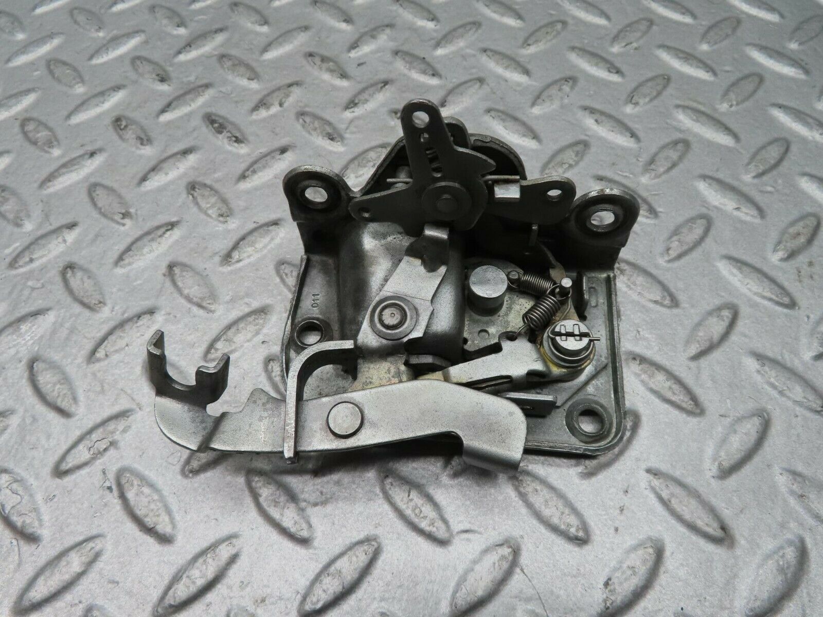 16636 Mercedes-Benz C107 380SLC Right Door Lock Mechanism