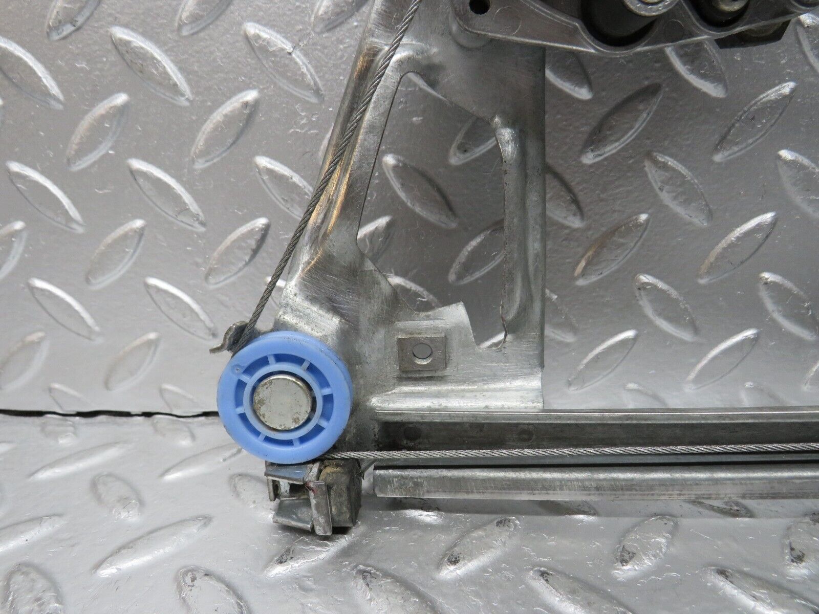 31195 Mercedes-Benz S124 220TE Rear Left Window Reg. & Motor 774.30016/27