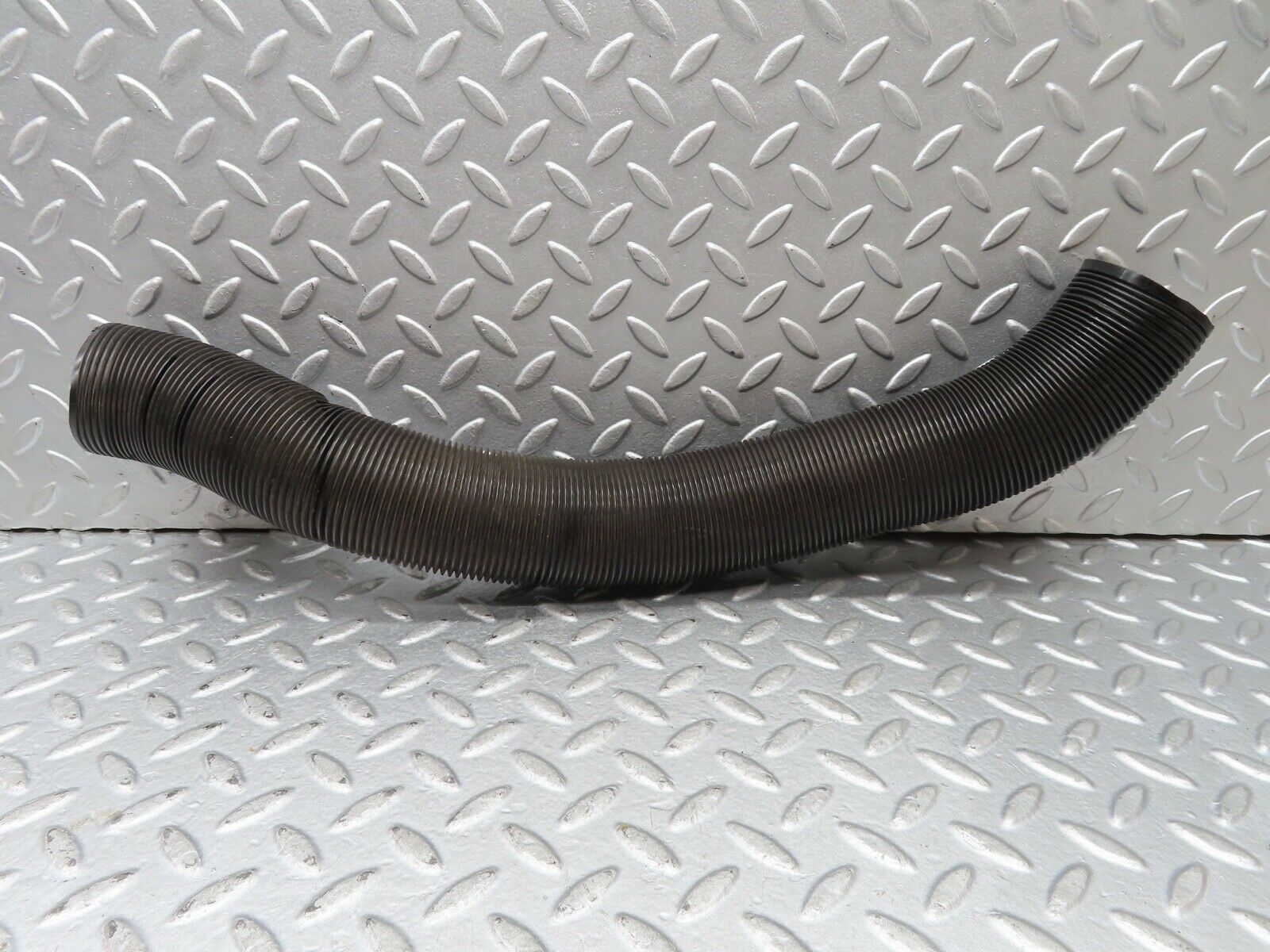 19045 Mercedes-Benz W123 300D Heater Pipe Air Pipe Right Side