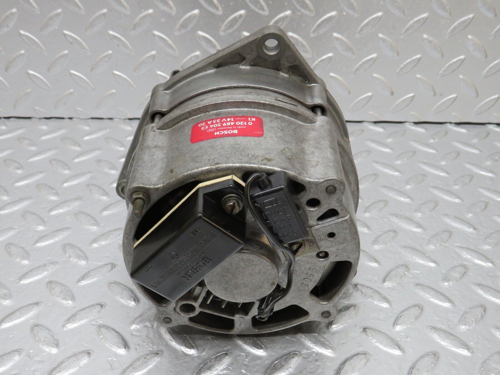 0773 Mercedes-Benz C107 350SLC Alternator Generator Bosch 0120489506