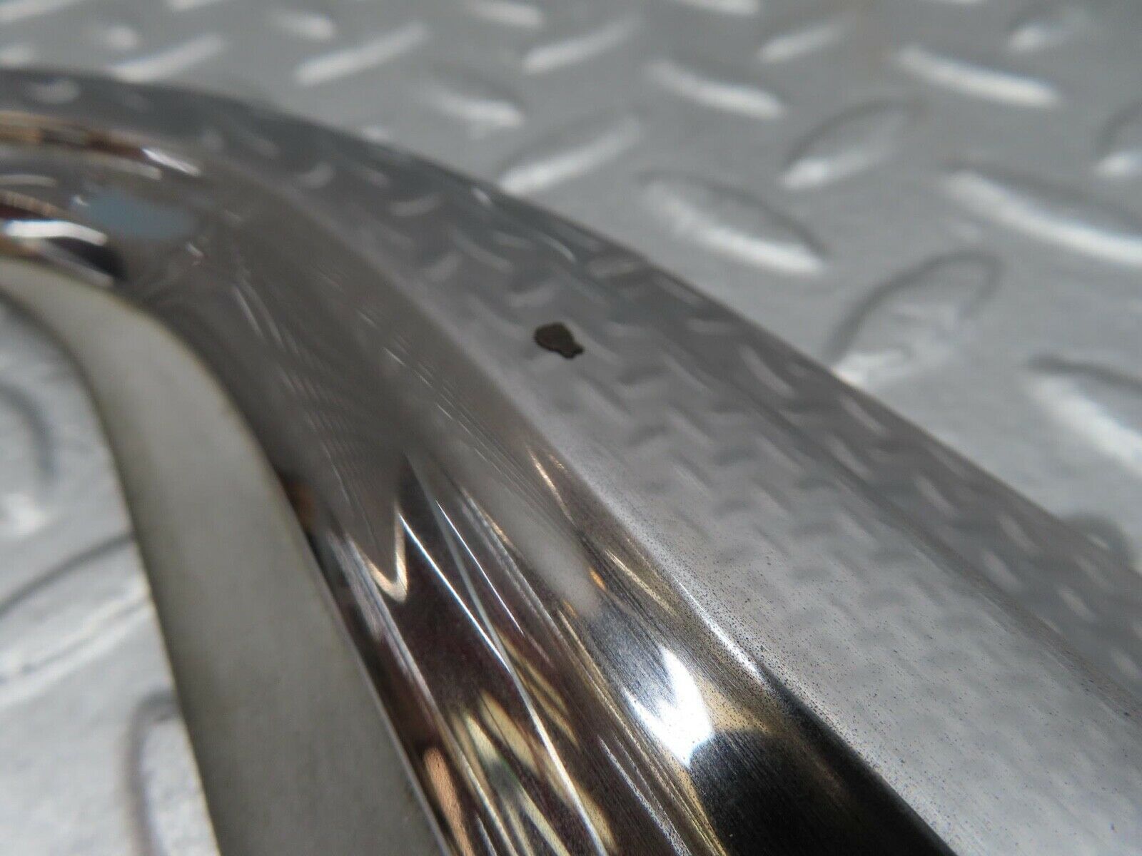 13996 Mercedes-Benz C107 280SLC Quarter Window Trim Left 1076980189