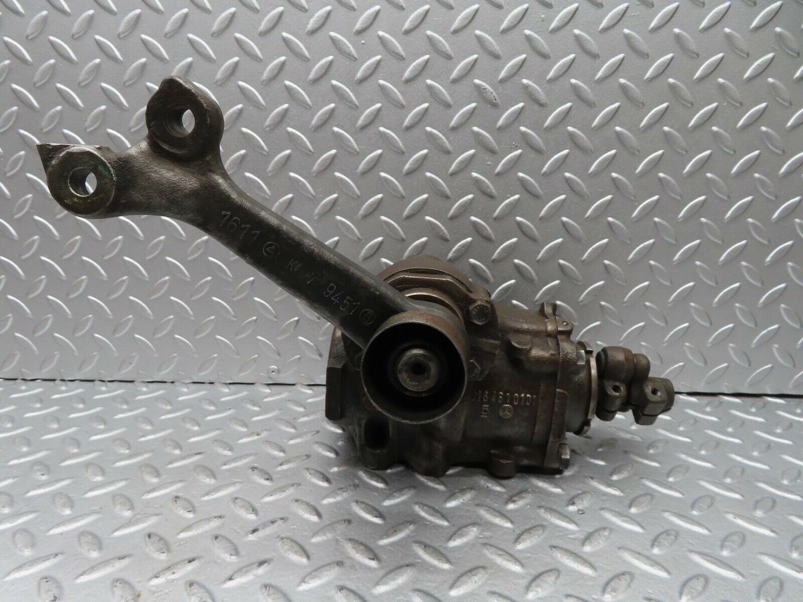 14448 Mercedes-Benz W116 350SE Steering Box RHD 1164610101