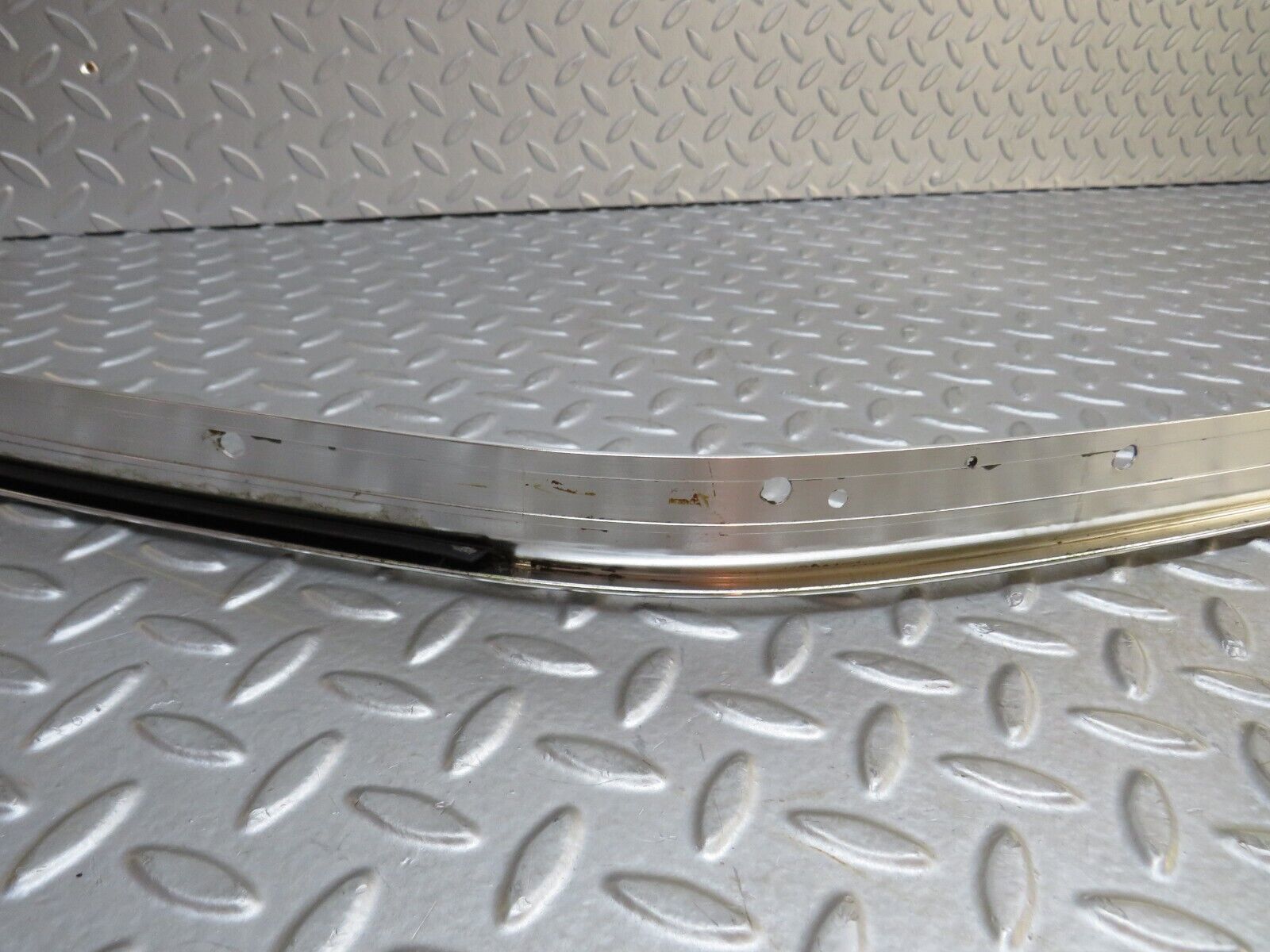 37028 Mercedes-Benz C126 420SEC Coupe Roof Chrome Trim Right Side