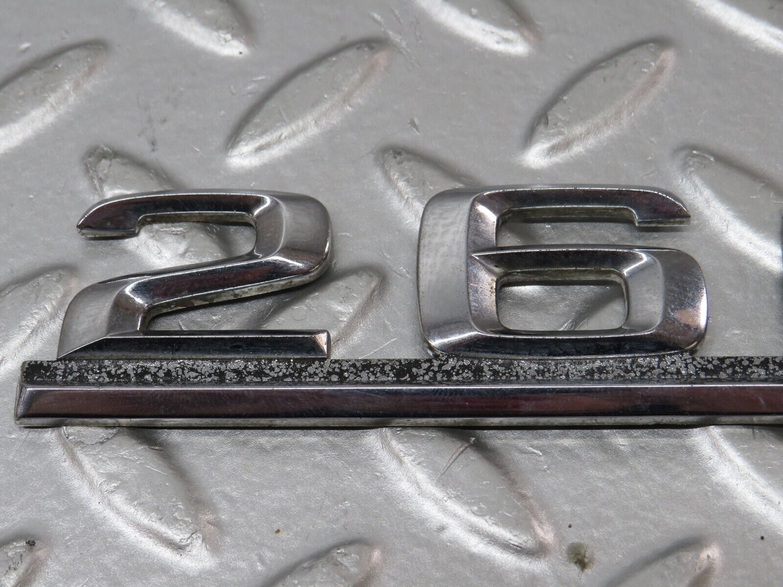 33964 Mercedes-Benz W124 260E Trunk Lid Badge Emblem 1248171515