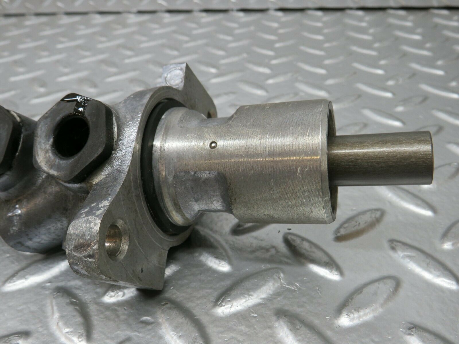 24321 Mercedes-Benz S124 220TE Wagon Brake Master Cylinder Ate