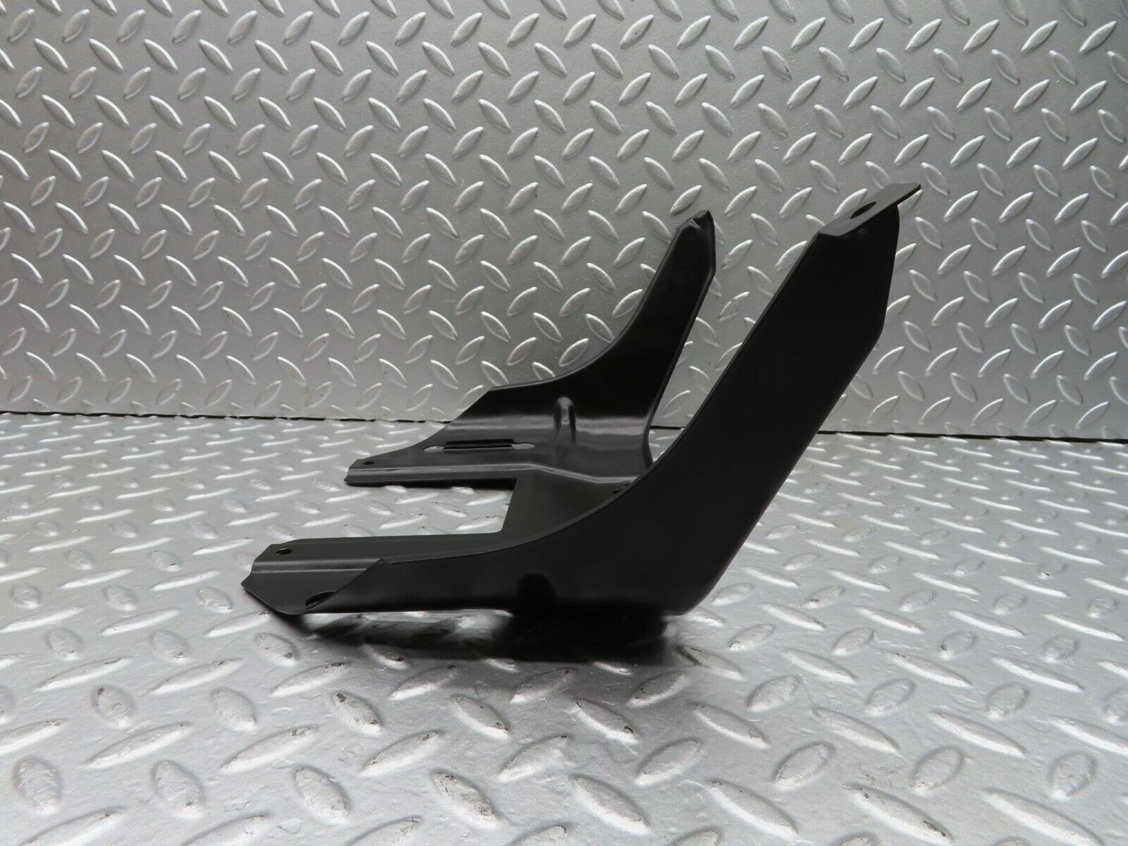 14886 Mercedes-Benz W140 S320 First Aid Box Bracket