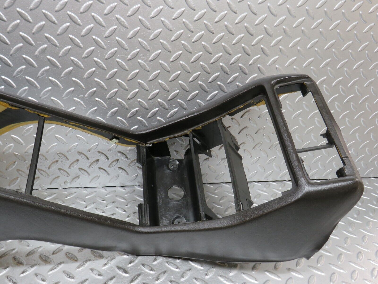 28549 Mercedes-Benz W123 230E Centre Console Brown