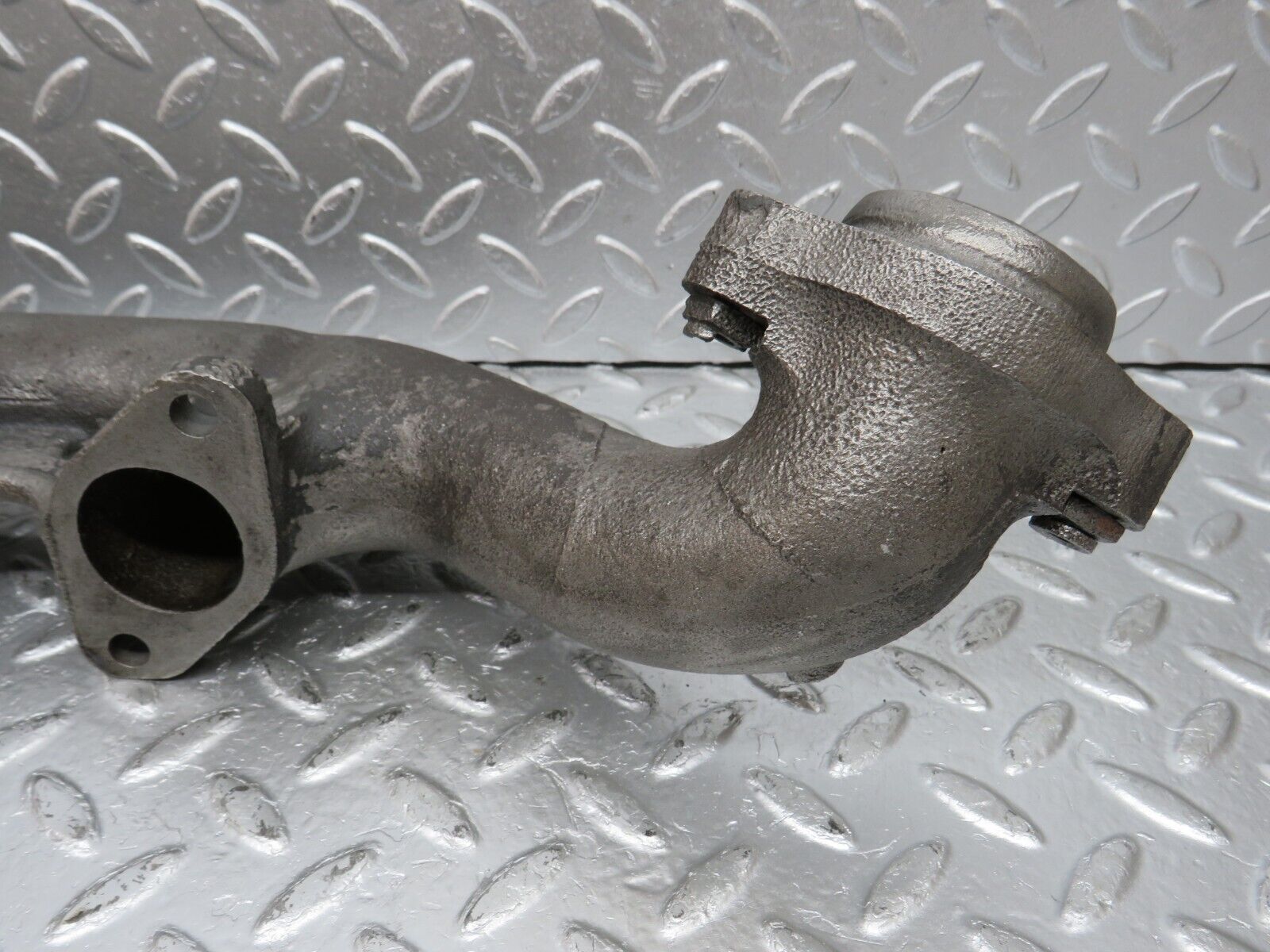 33117 Mercedes-Benz W126 380 V8 Exhaust Manifold Left 1161422302 1161422902