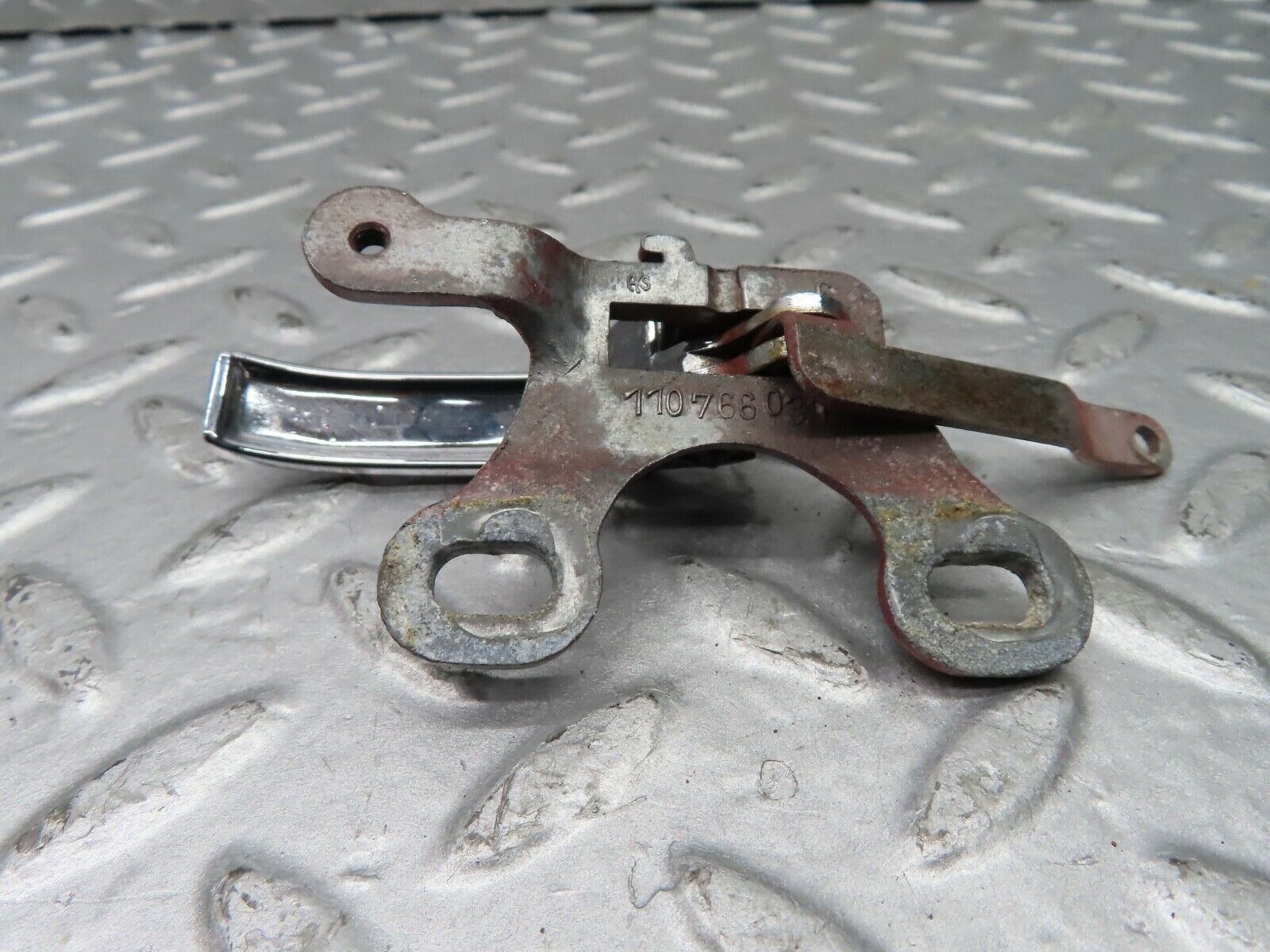 20244 Mercedes-Benz W114 280CE Coupe Left Interior Door Handle 1107660319