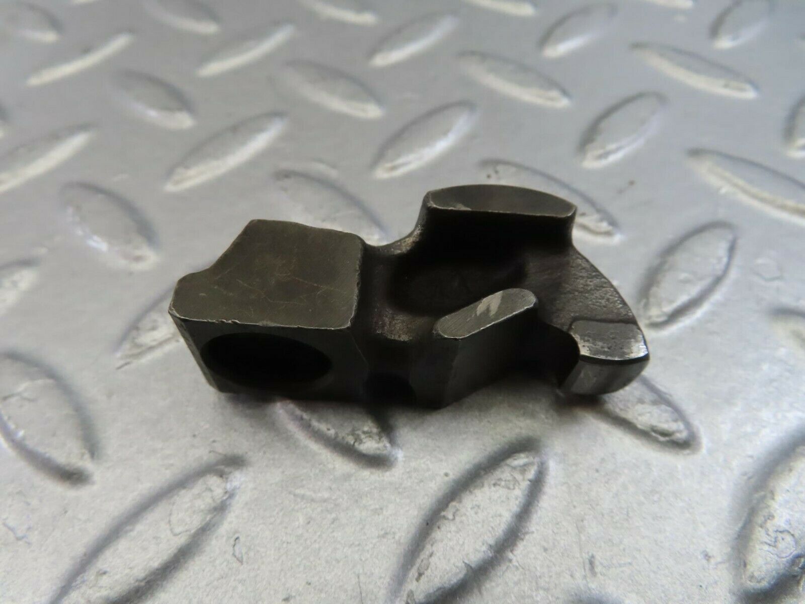 9860 Mercedes-Benz C123 280CE Coupe Valve Rocker Arm With Retaining Spring